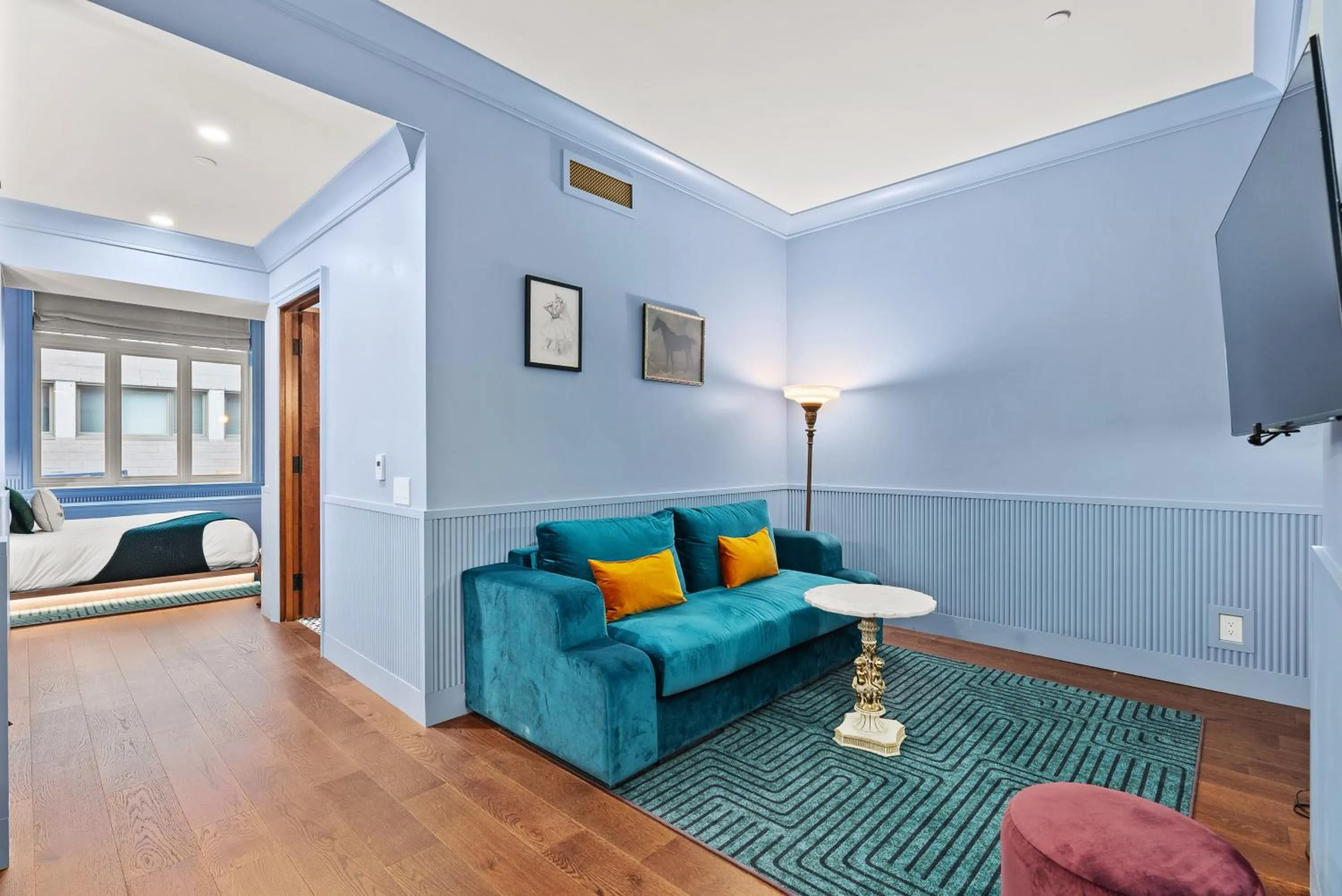 Restaurant/places to eat, Bed in Hôtel Maurice