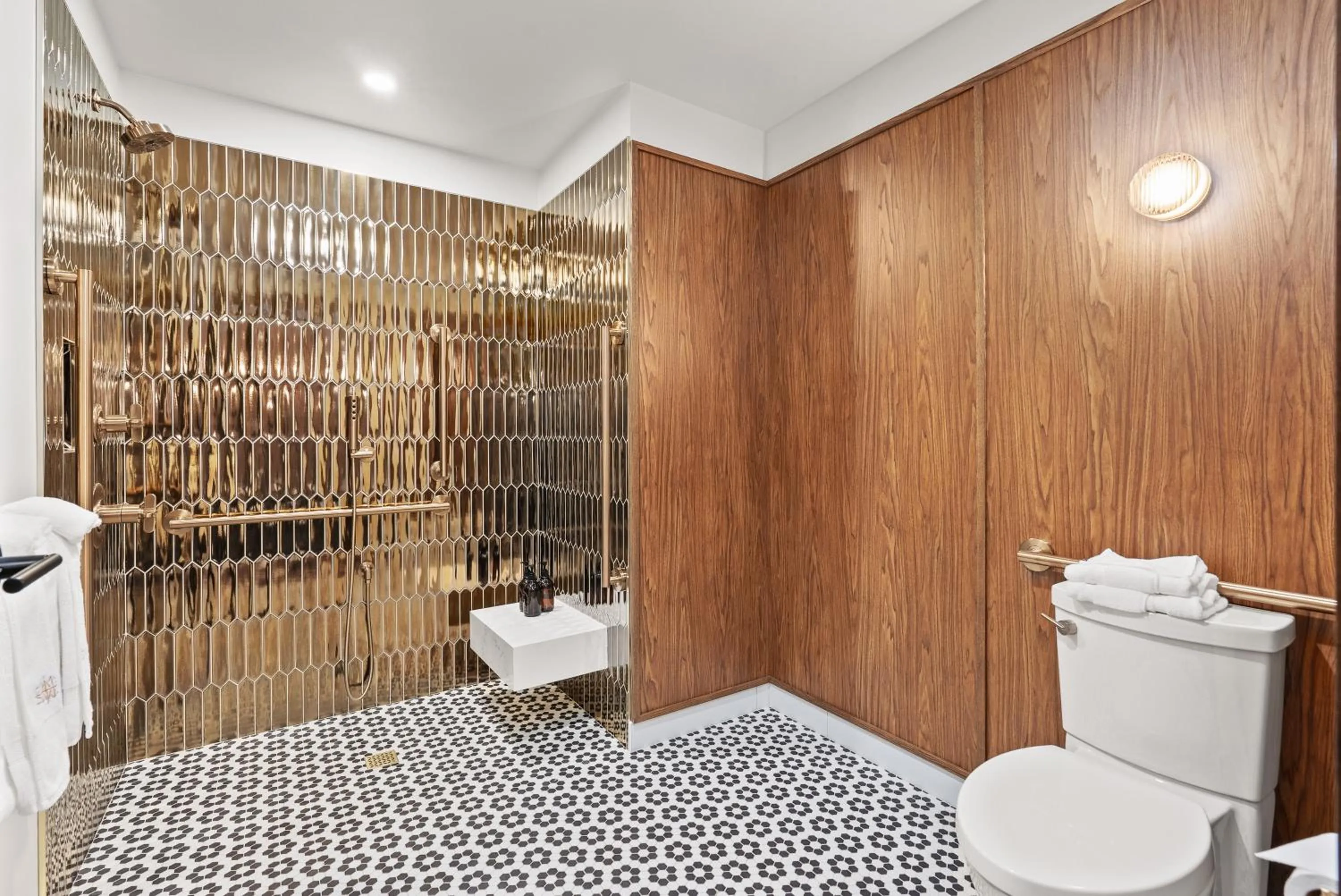 Toilet in Hôtel Maurice
