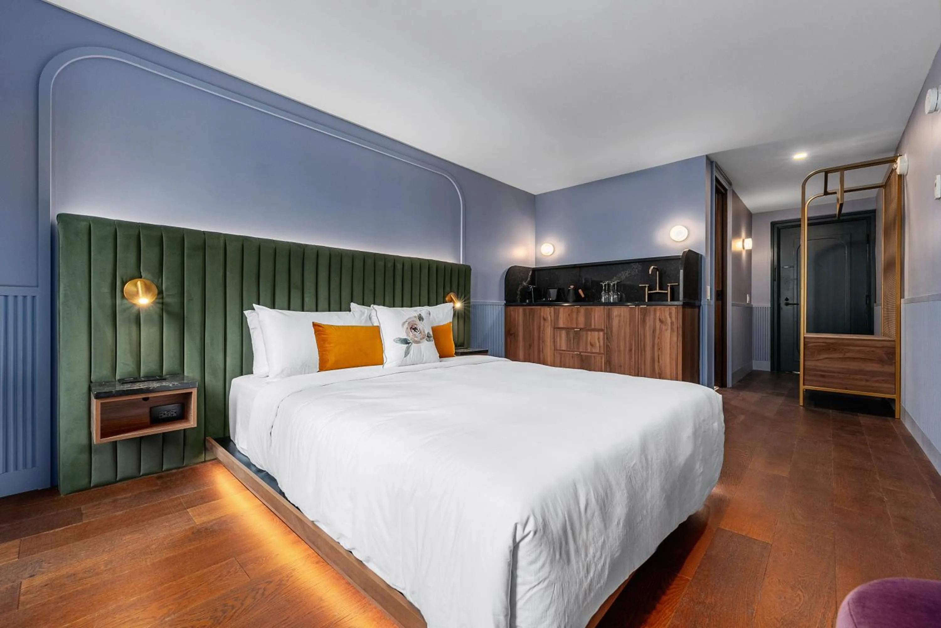 Photo of the whole room, Bed in Hôtel Maurice