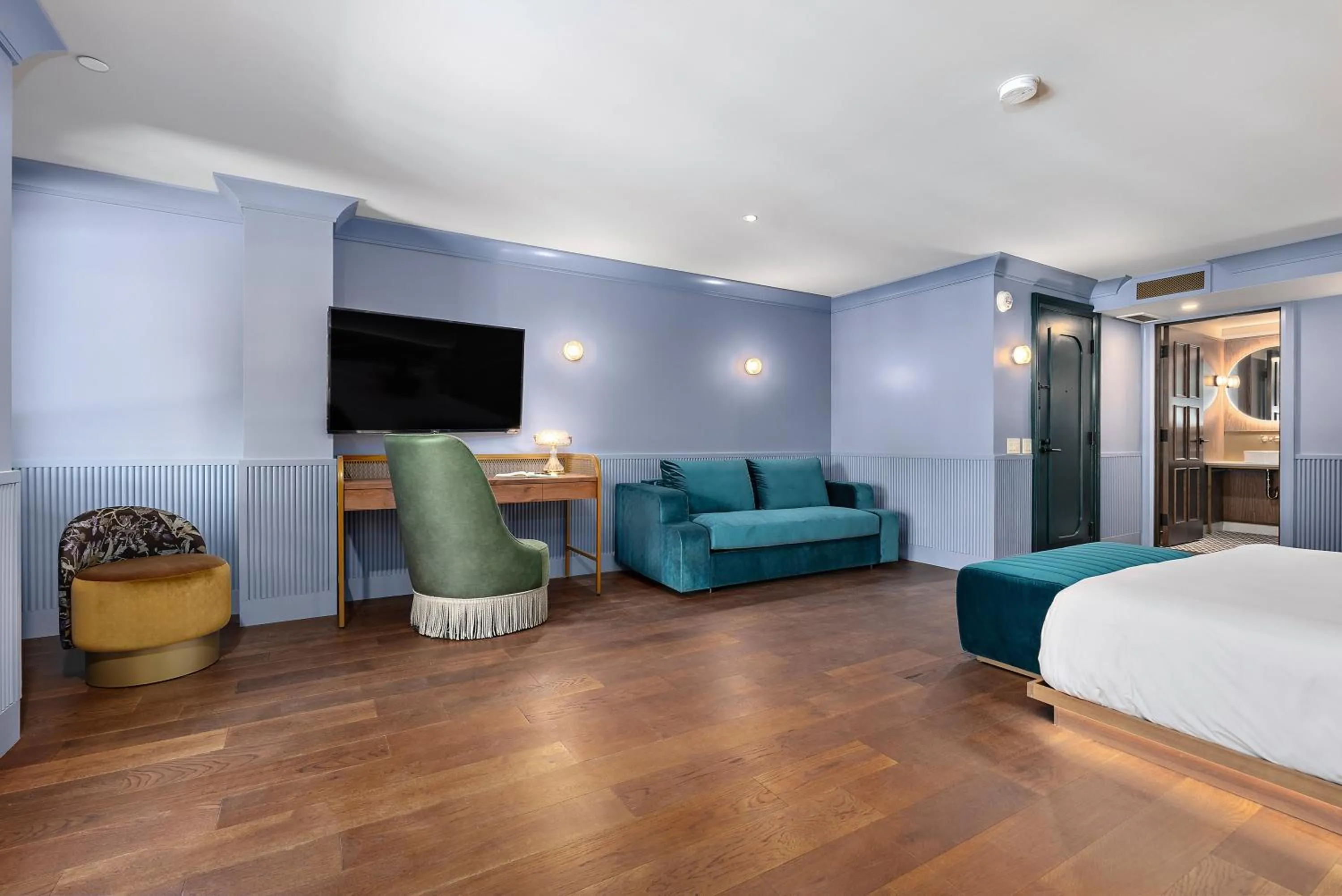 Photo of the whole room, Bed in Hôtel Maurice