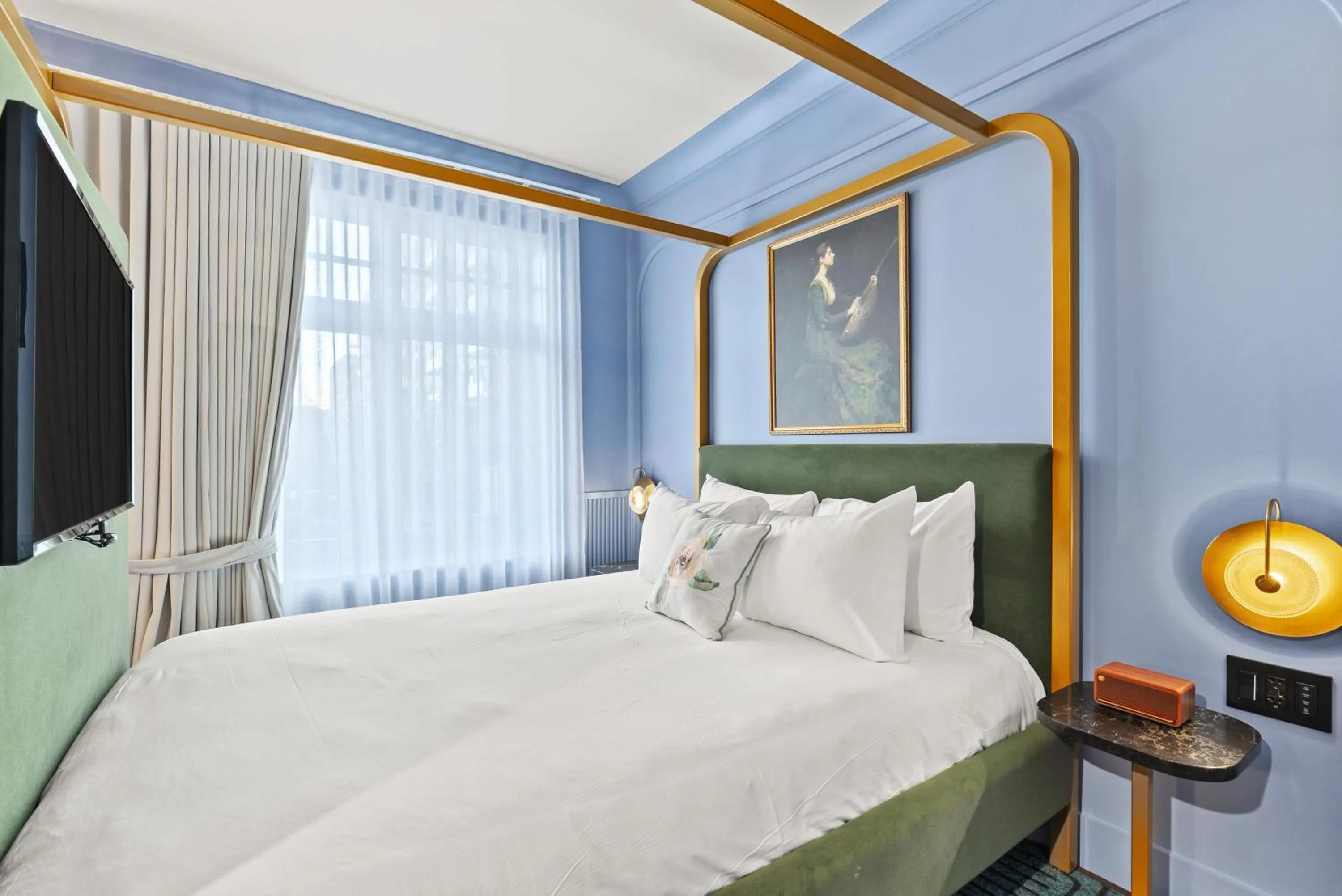 Restaurant/places to eat, Bed in Hôtel Maurice