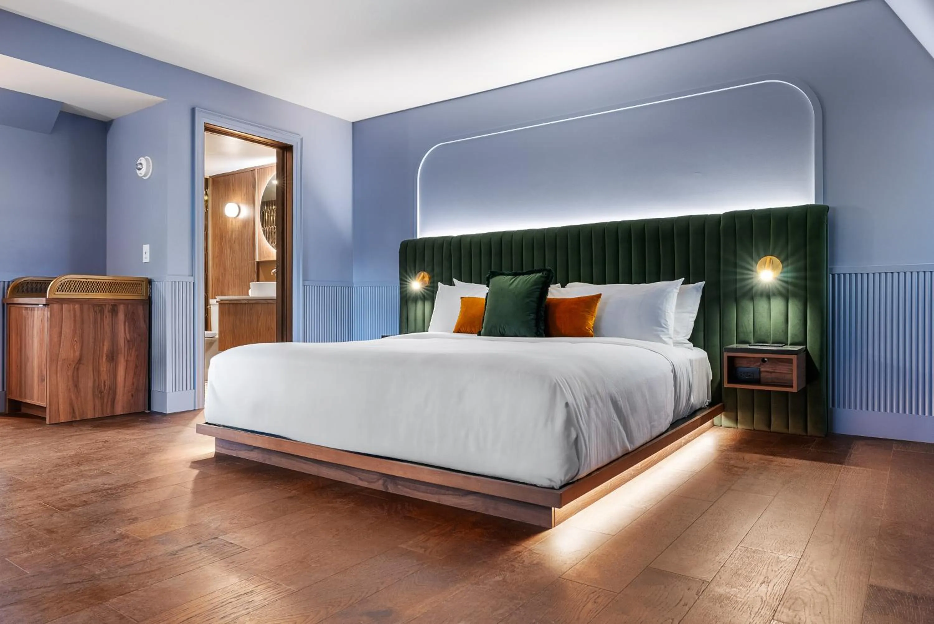 Photo of the whole room, Bed in Hôtel Maurice
