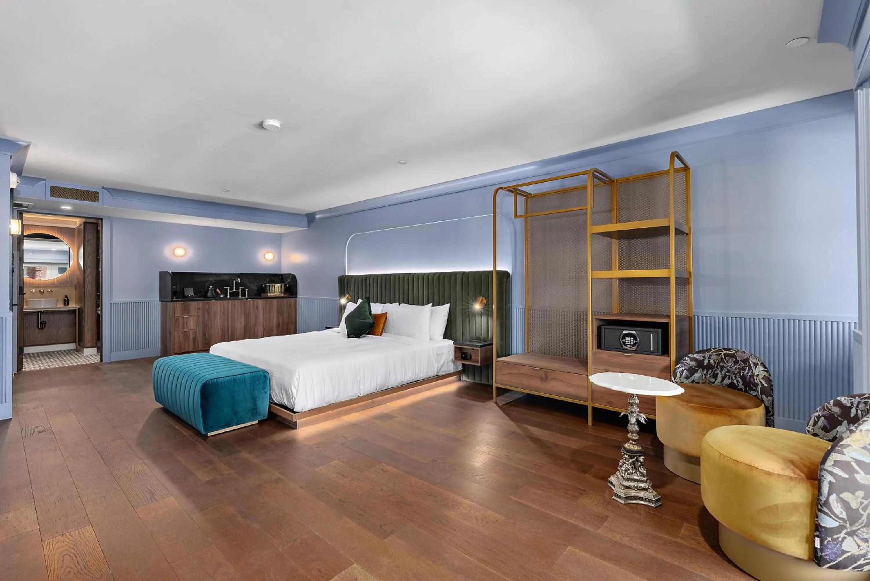 Photo of the whole room, Bed in Hôtel Maurice