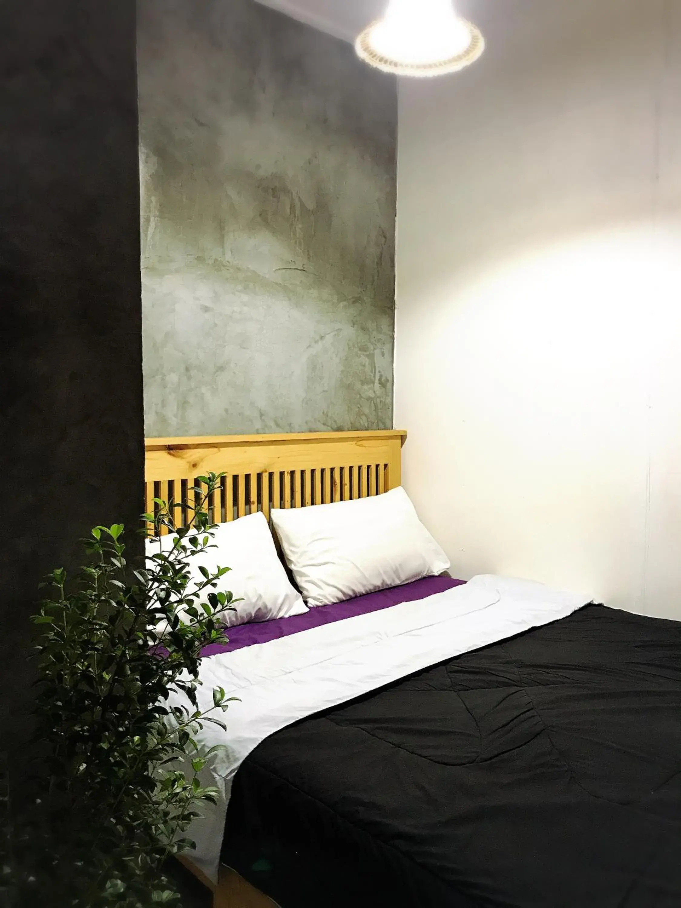 Double Room with Private Bathroom and Air Conditioning in Lanna Hostel Double Room with Private Bathroom and Air Conditioning in Lanna Hostel