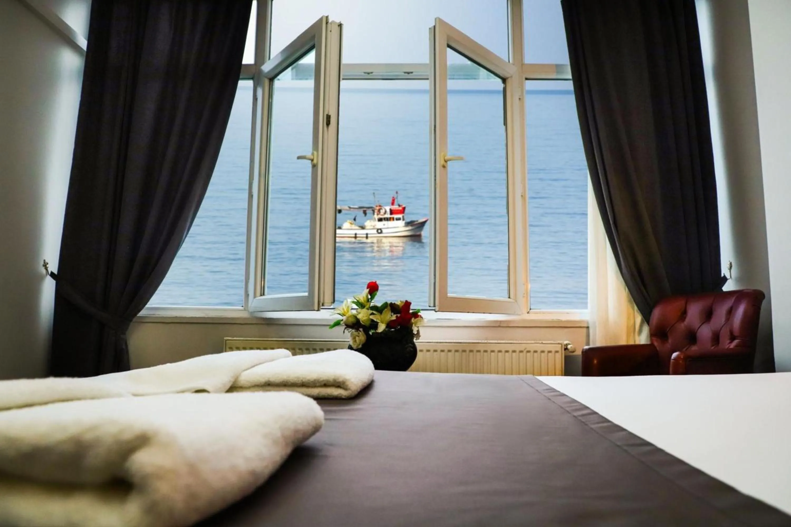 Photo of the whole room, Bed in Yıldız Moonlight Hotel Trabzon
