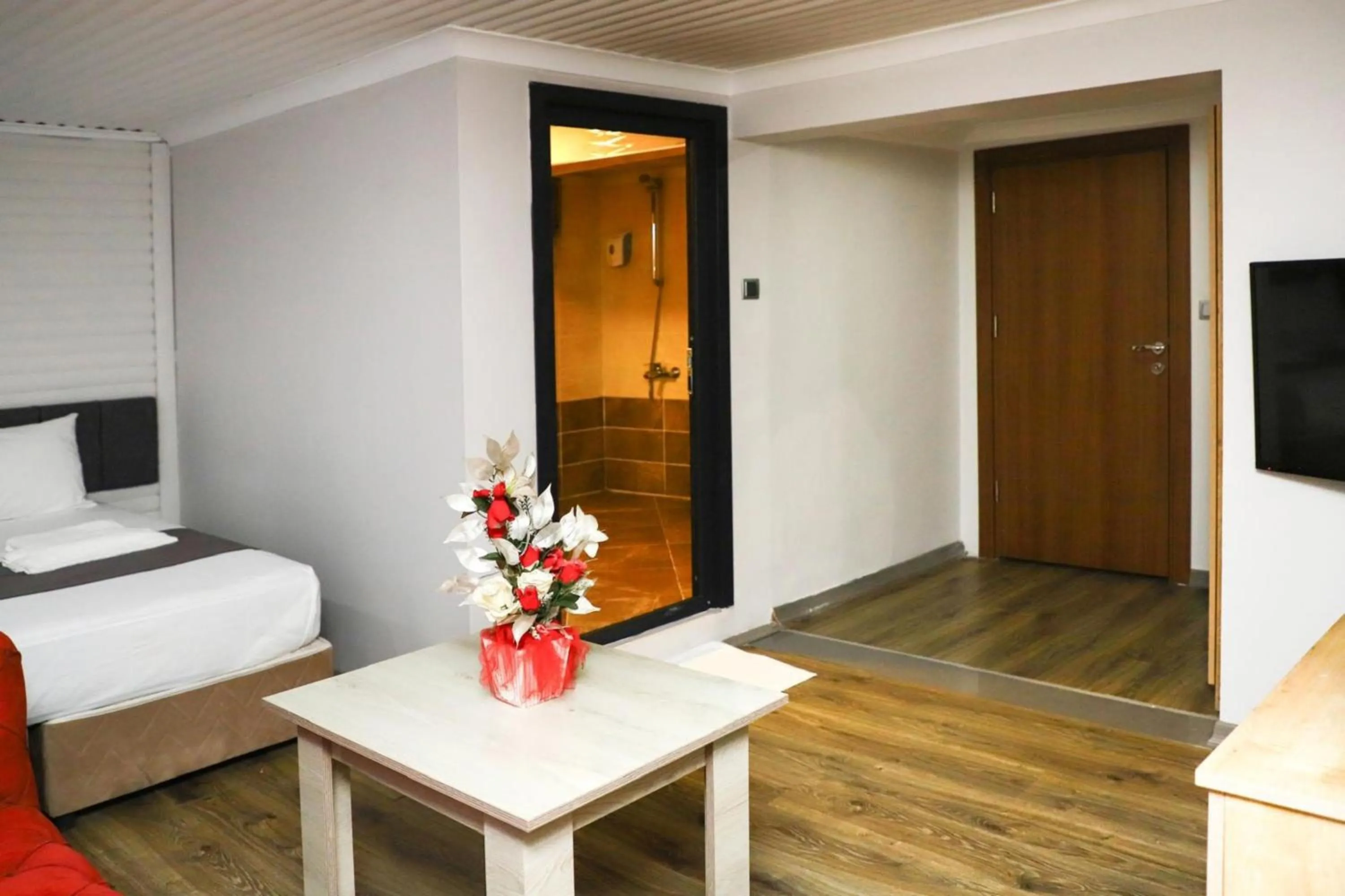 Photo of the whole room, Bed in Yıldız Moonlight Hotel Trabzon