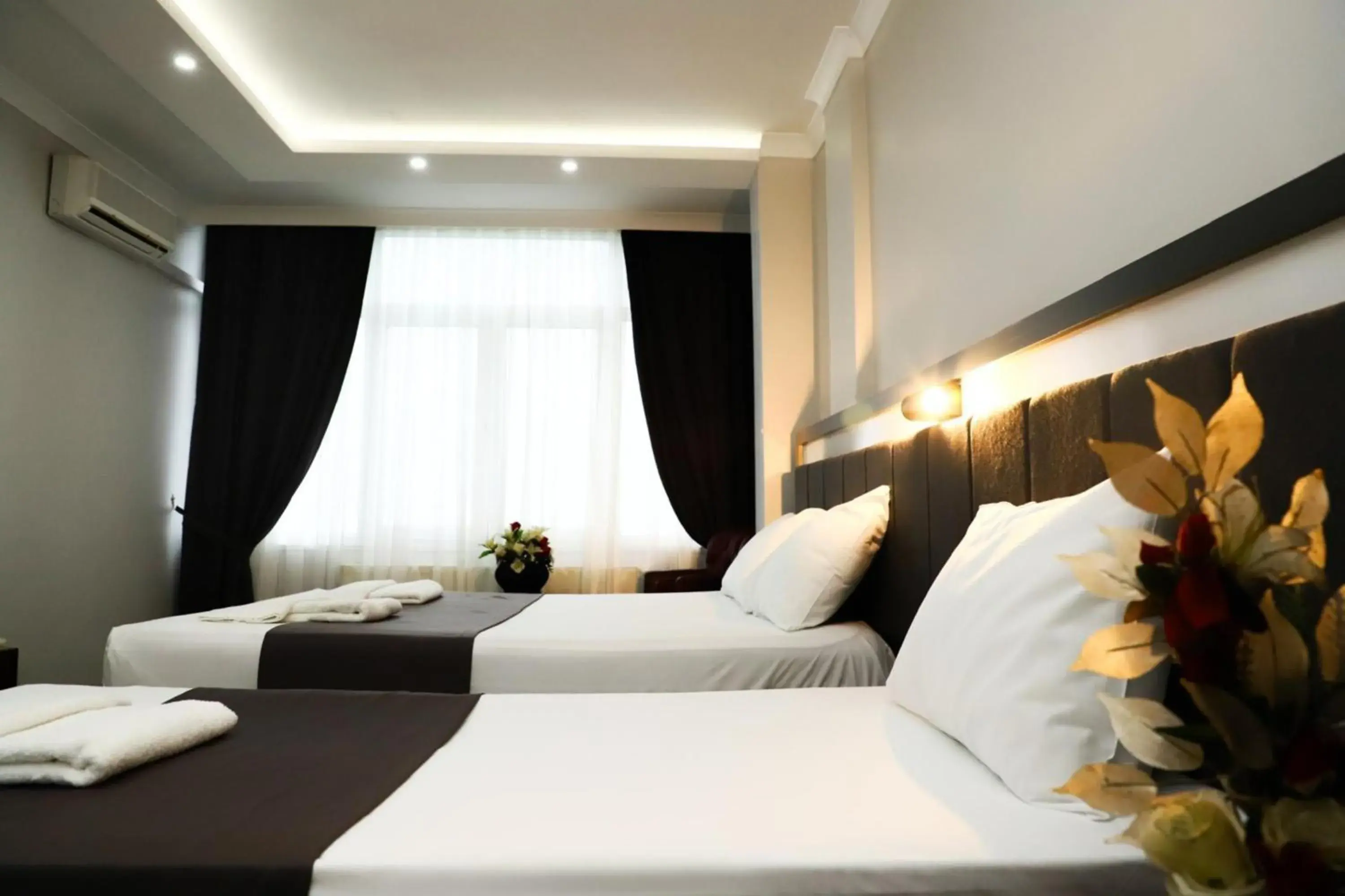 Triple Room with Sea View in Yıldız Moonlight Hotel Trabzon Triple Room with Sea View in Yıldız Moonlight Hotel Trabzon
