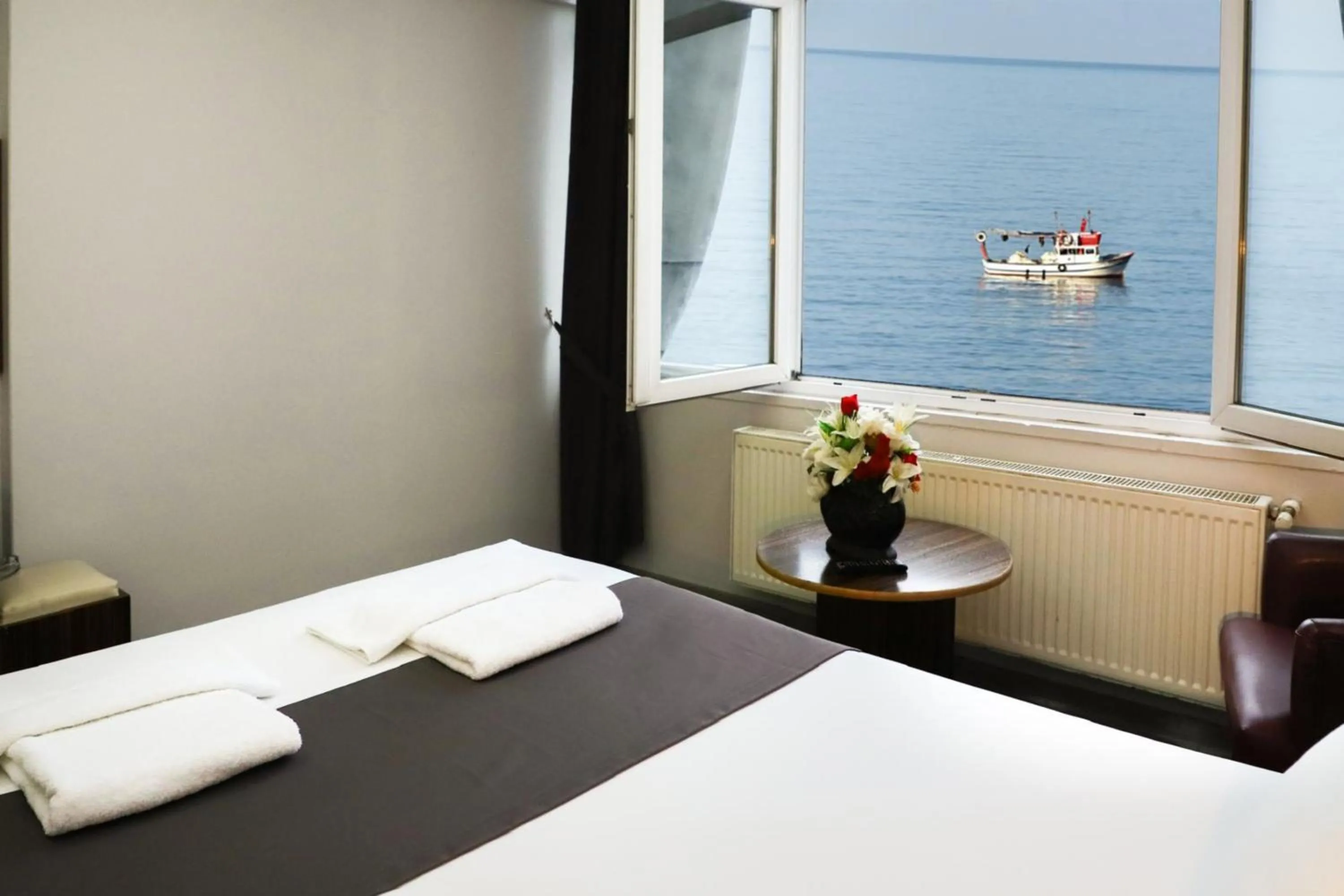 Photo of the whole room, Bed in Yıldız Moonlight Hotel Trabzon