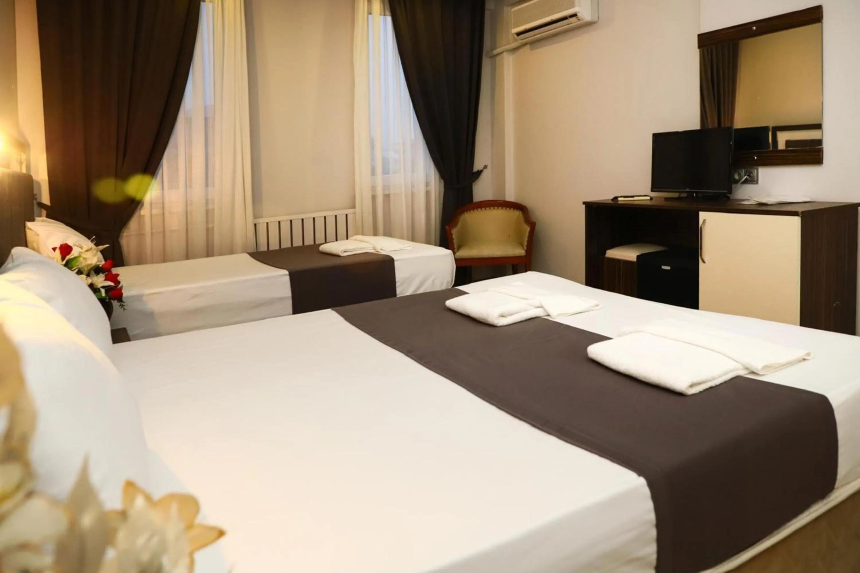 Photo of the whole room, Bed in Yıldız Moonlight Hotel Trabzon
