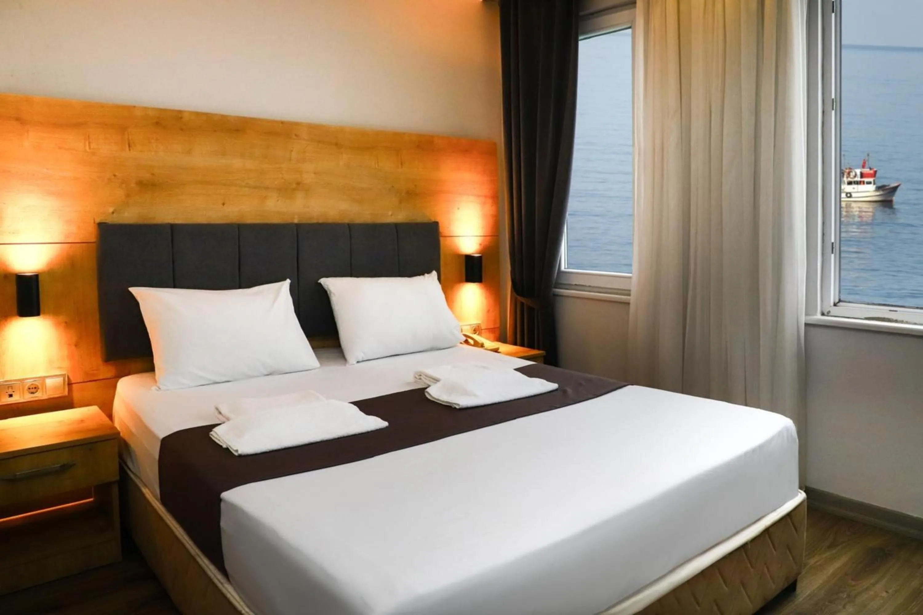 Photo of the whole room, Bed in Yıldız Moonlight Hotel Trabzon