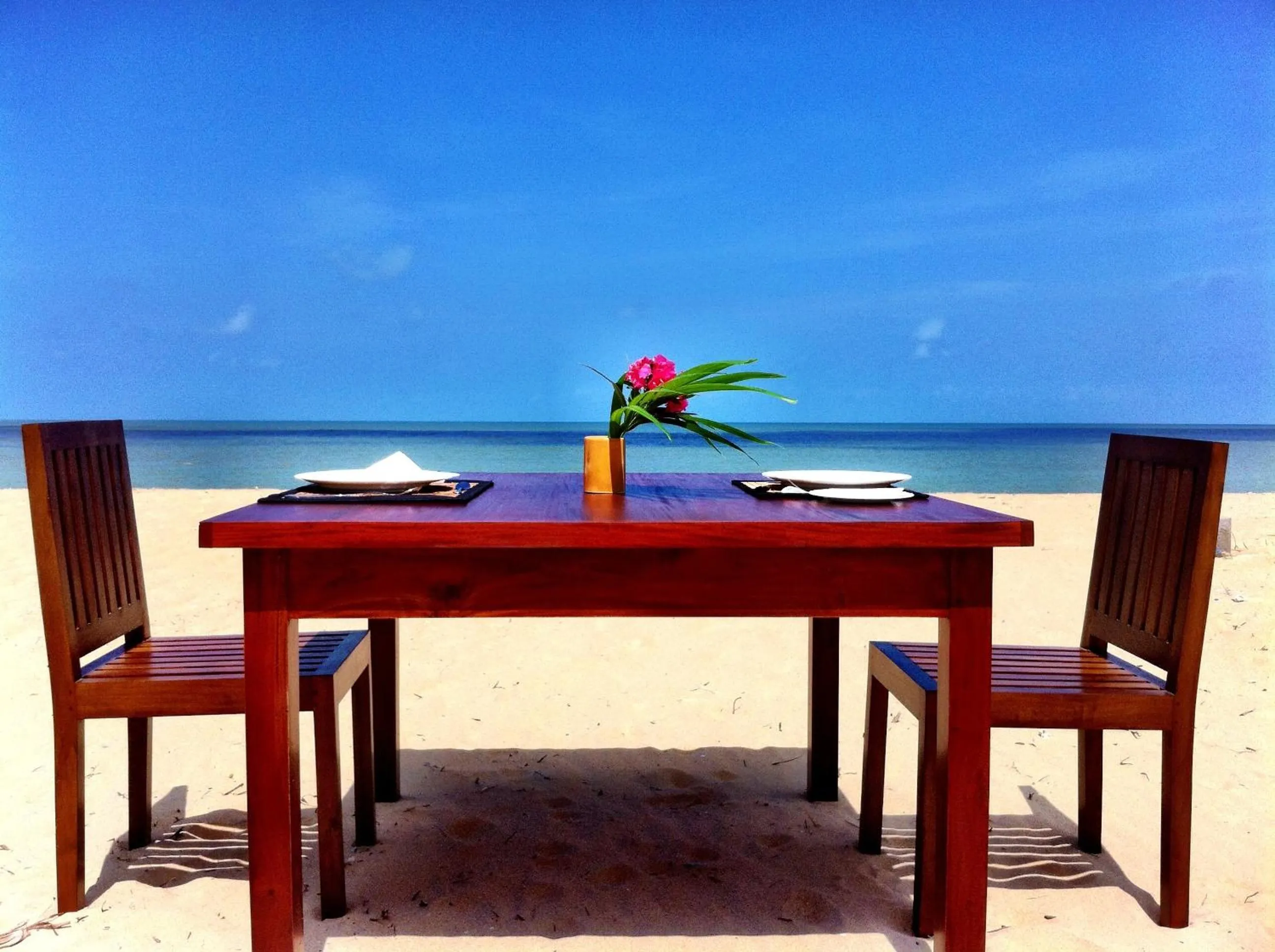 Restaurant/places to eat in Wellé Wadiya Beach Villa