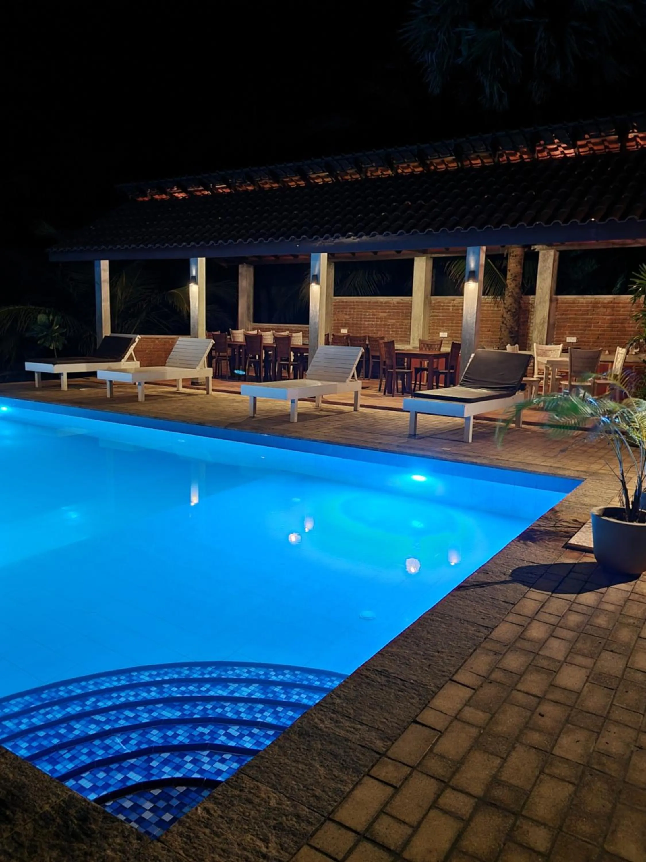 Restaurant/places to eat in Wellé Wadiya Beach Villa