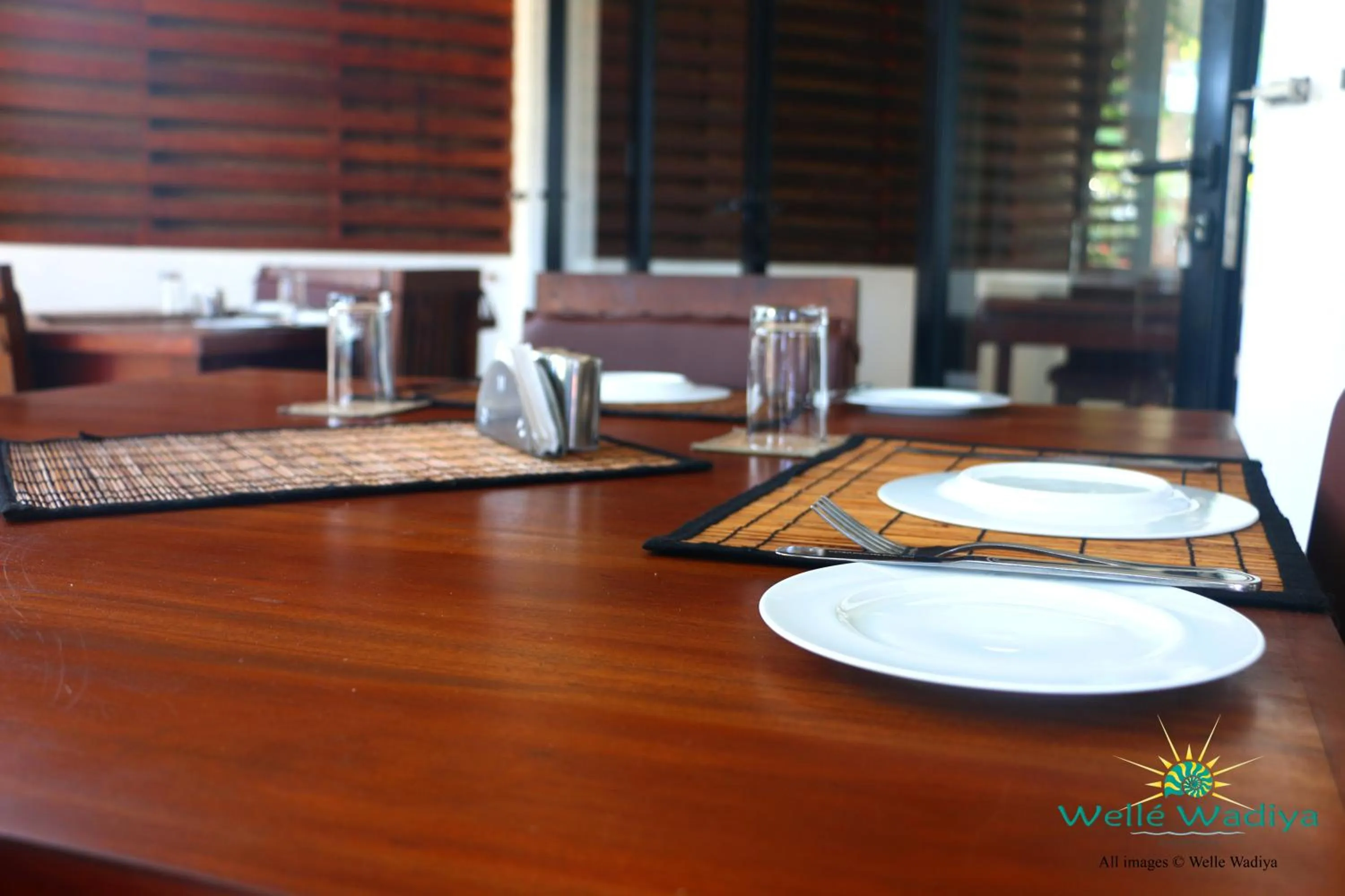 Restaurant/places to eat in Wellé Wadiya Beach Villa