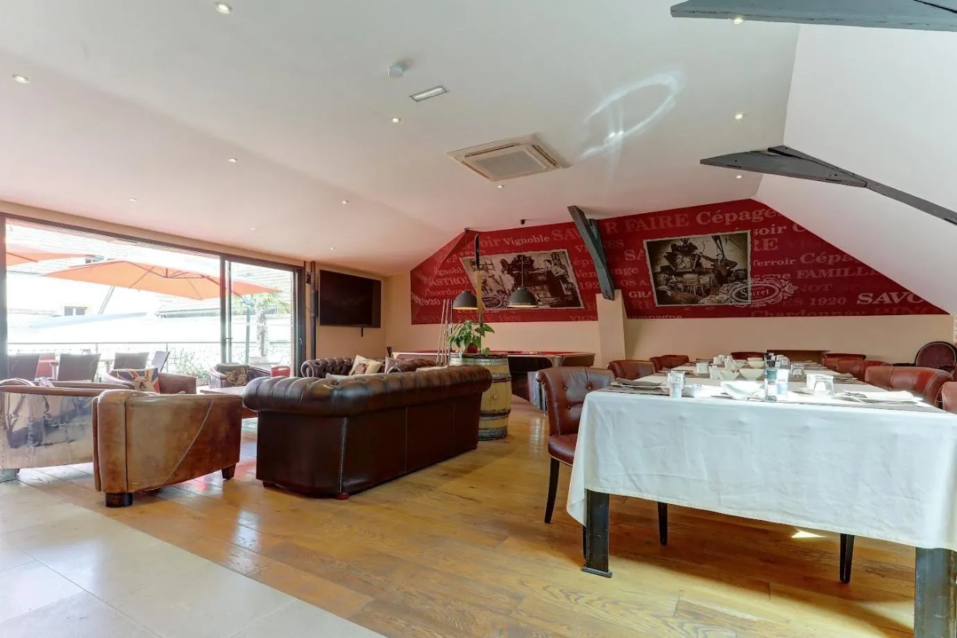 Lounge or bar in Champagne Domaine Sacret - AY