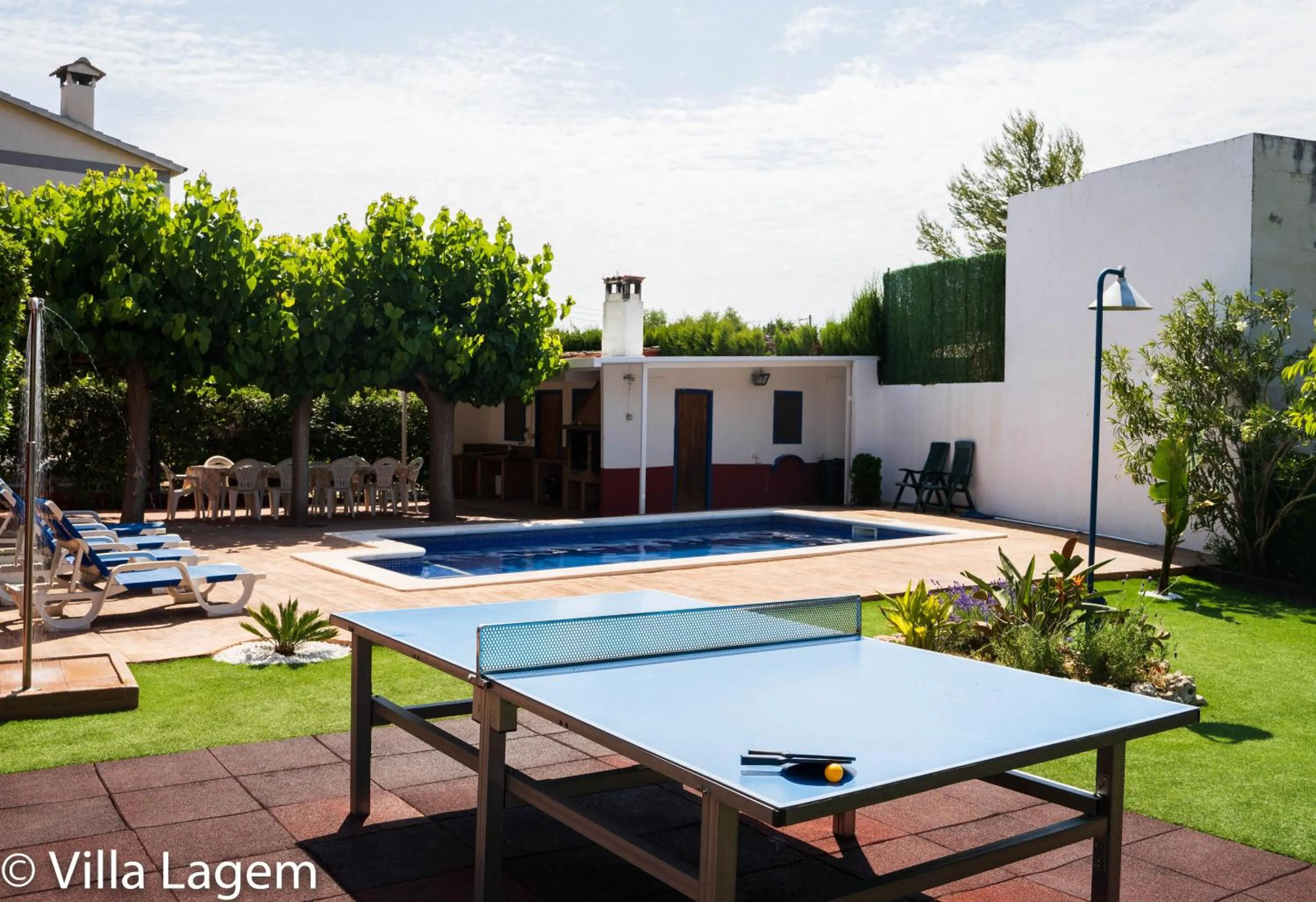 Table tennis in Villa Lagem