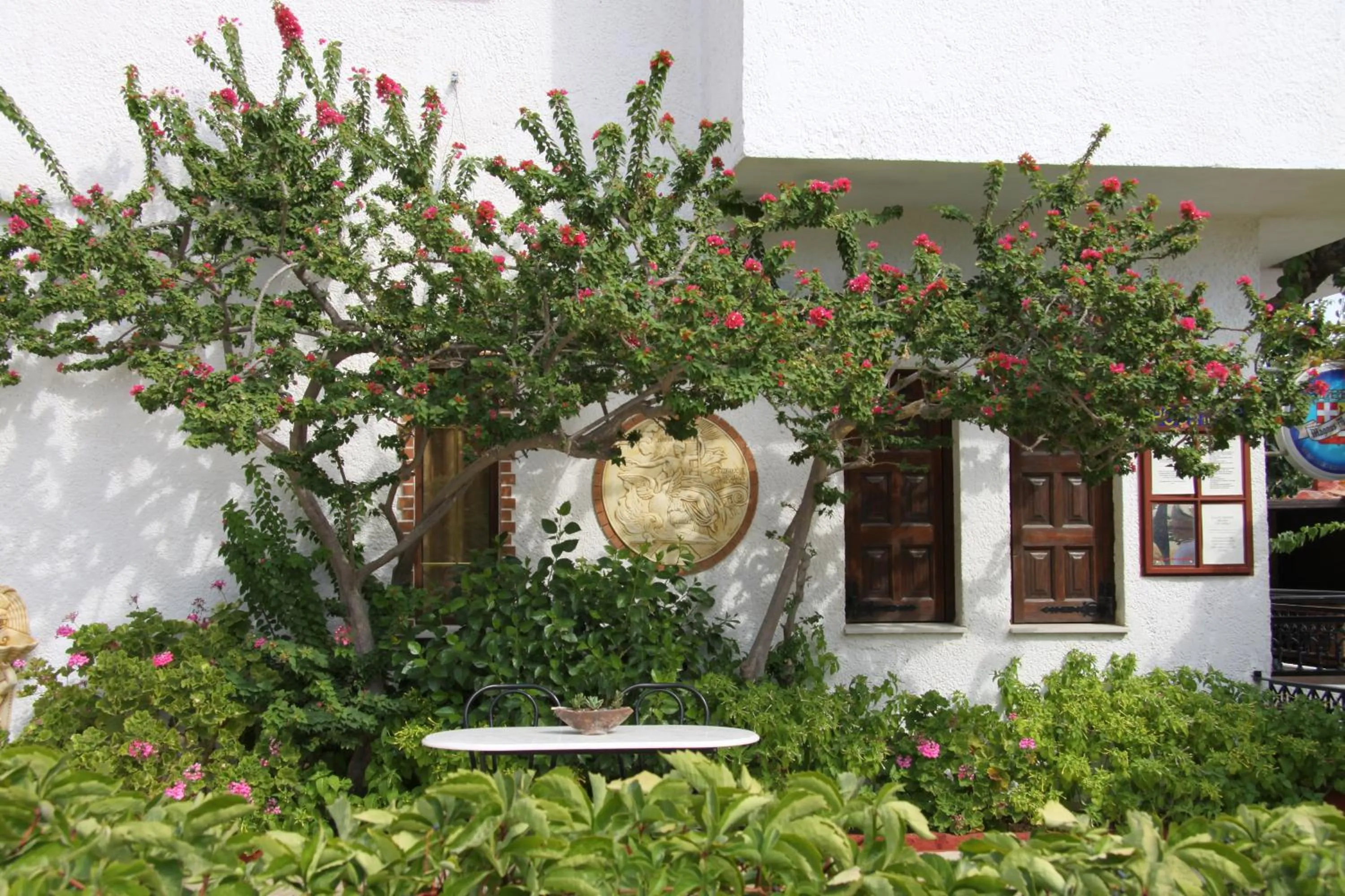 Facade/entrance in Hotel Mary