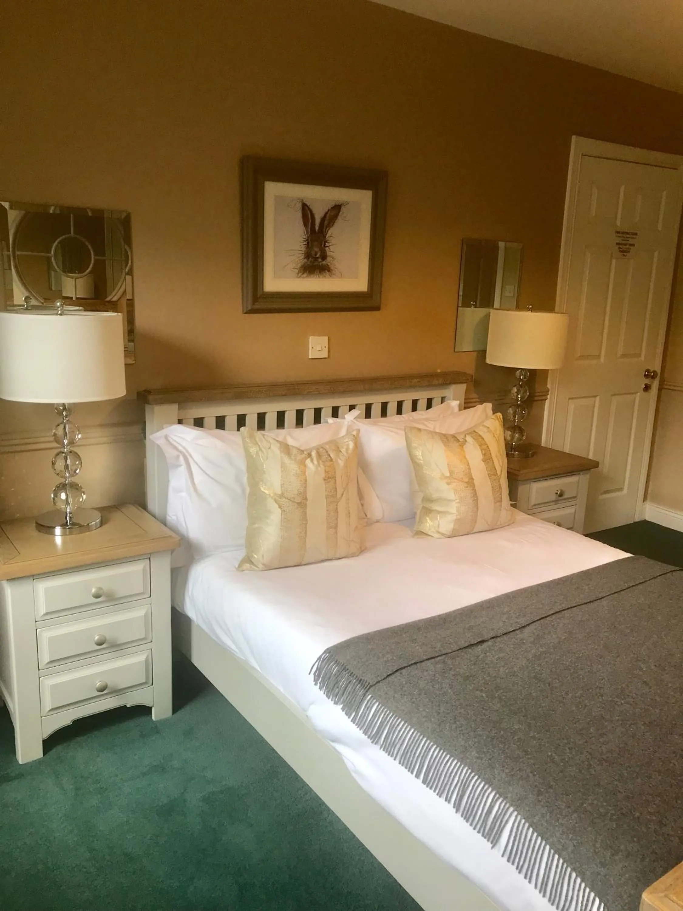 Bed in The Lantern Townhouse