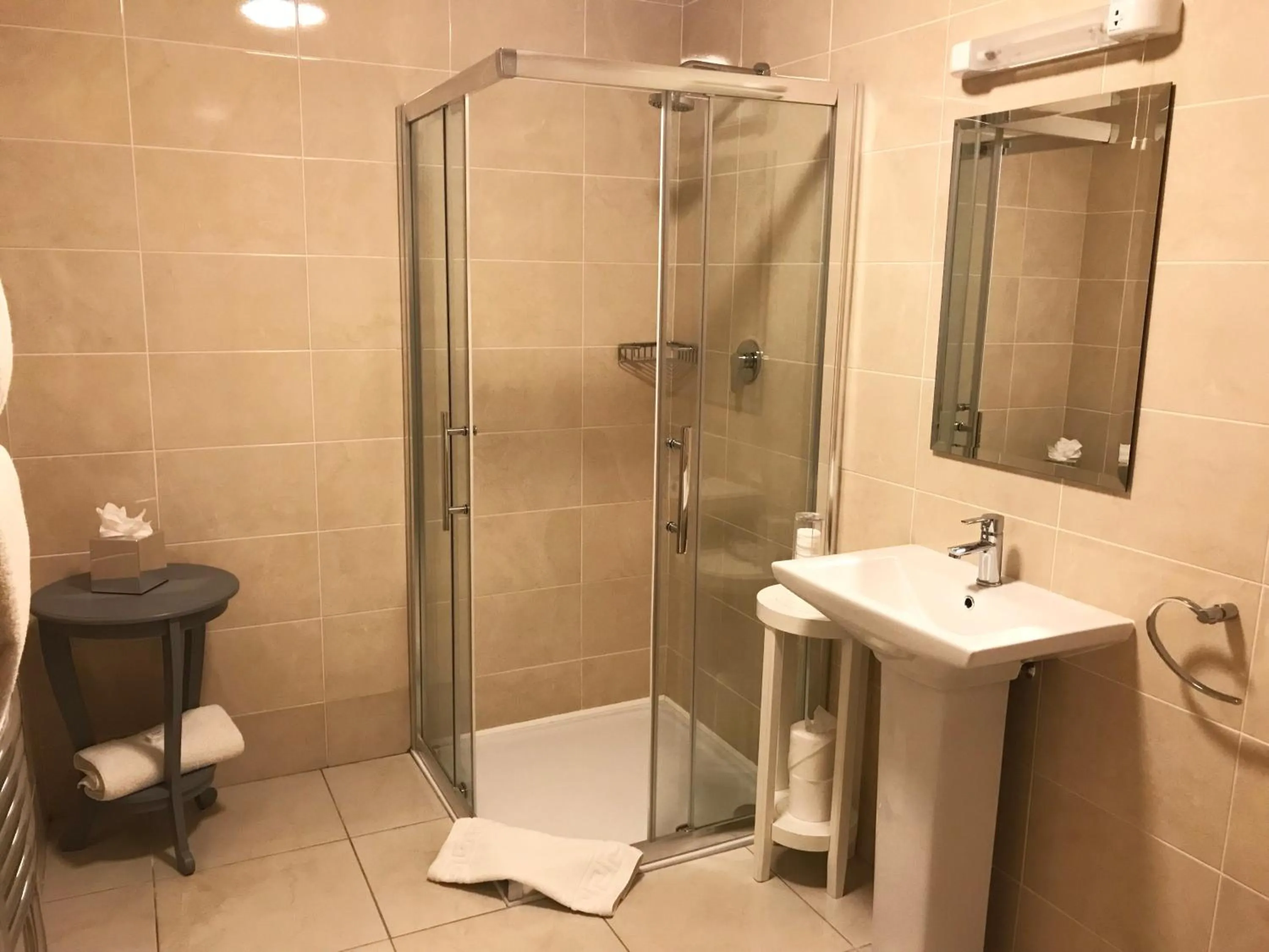 Bathroom in The Lantern Townhouse