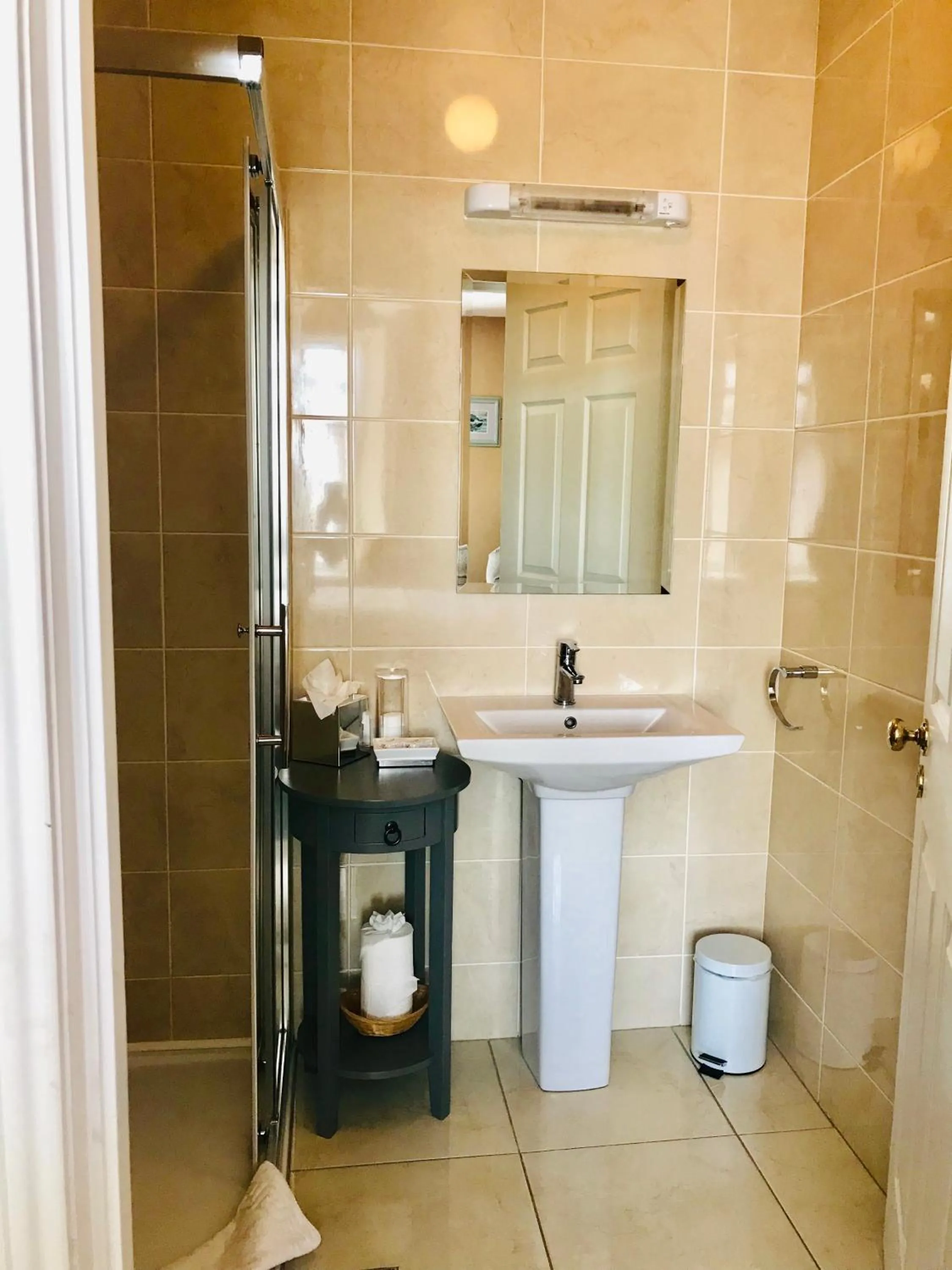 Bathroom in The Lantern Townhouse