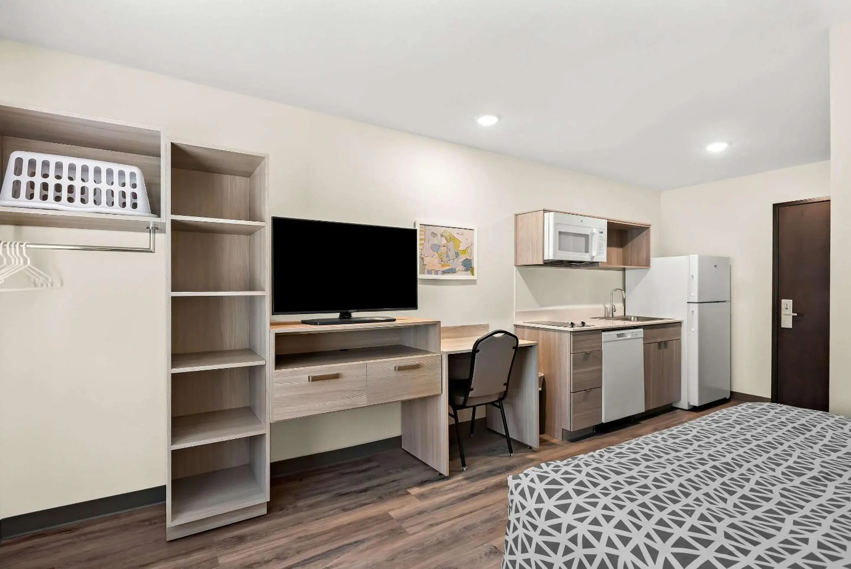King Suite with Sofa - Disability Access/Non Smoking in WoodSpring Suites Savannah West Chatham Parkway King Suite with Sofa - Disability Access/Non Smoking in WoodSpring Suites Savannah West Chatham Parkway