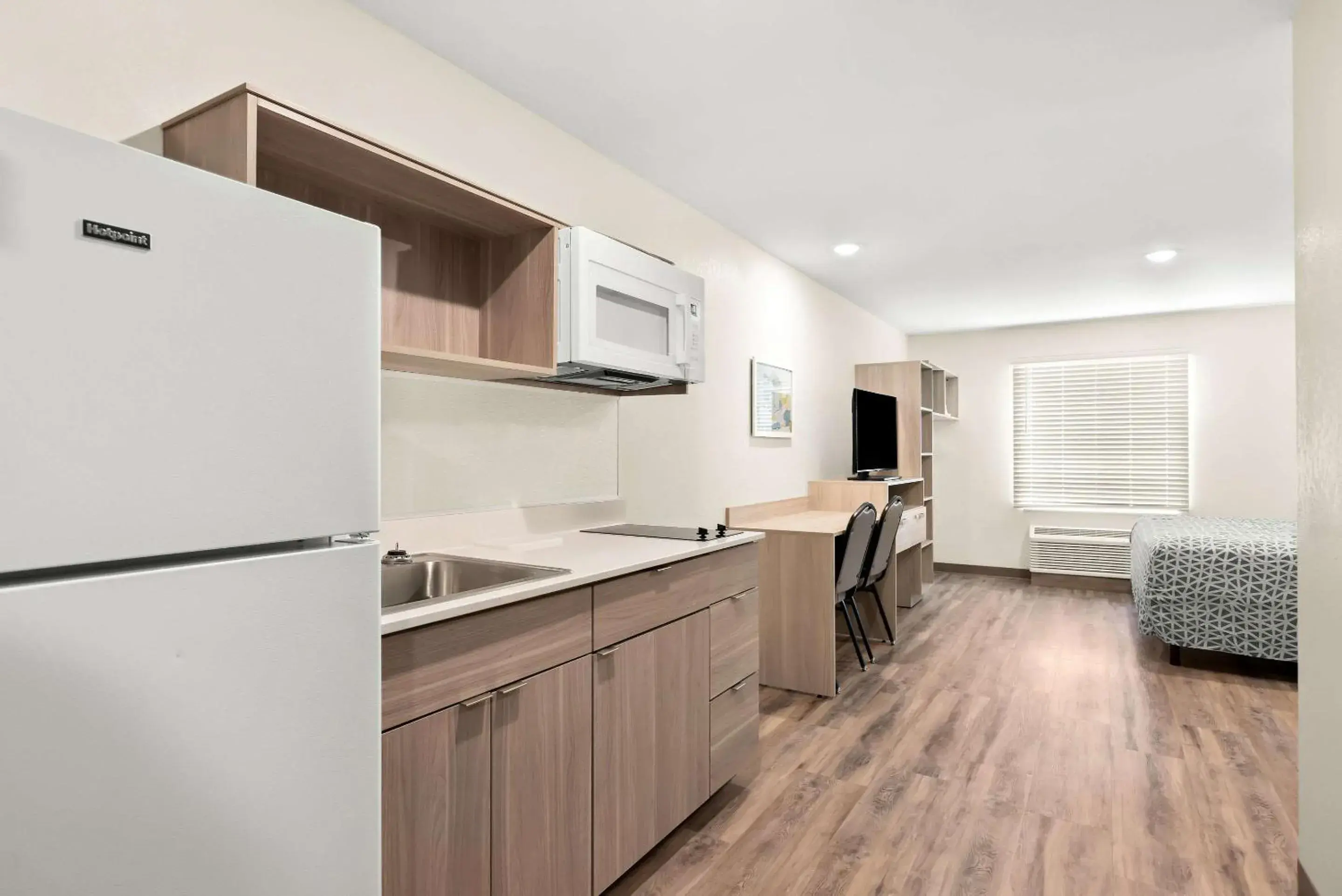 Superior Queen Suite - Non-Smoking in WoodSpring Suites Savannah West Chatham Parkway Superior Queen Suite - Non-Smoking in WoodSpring Suites Savannah West Chatham Parkway