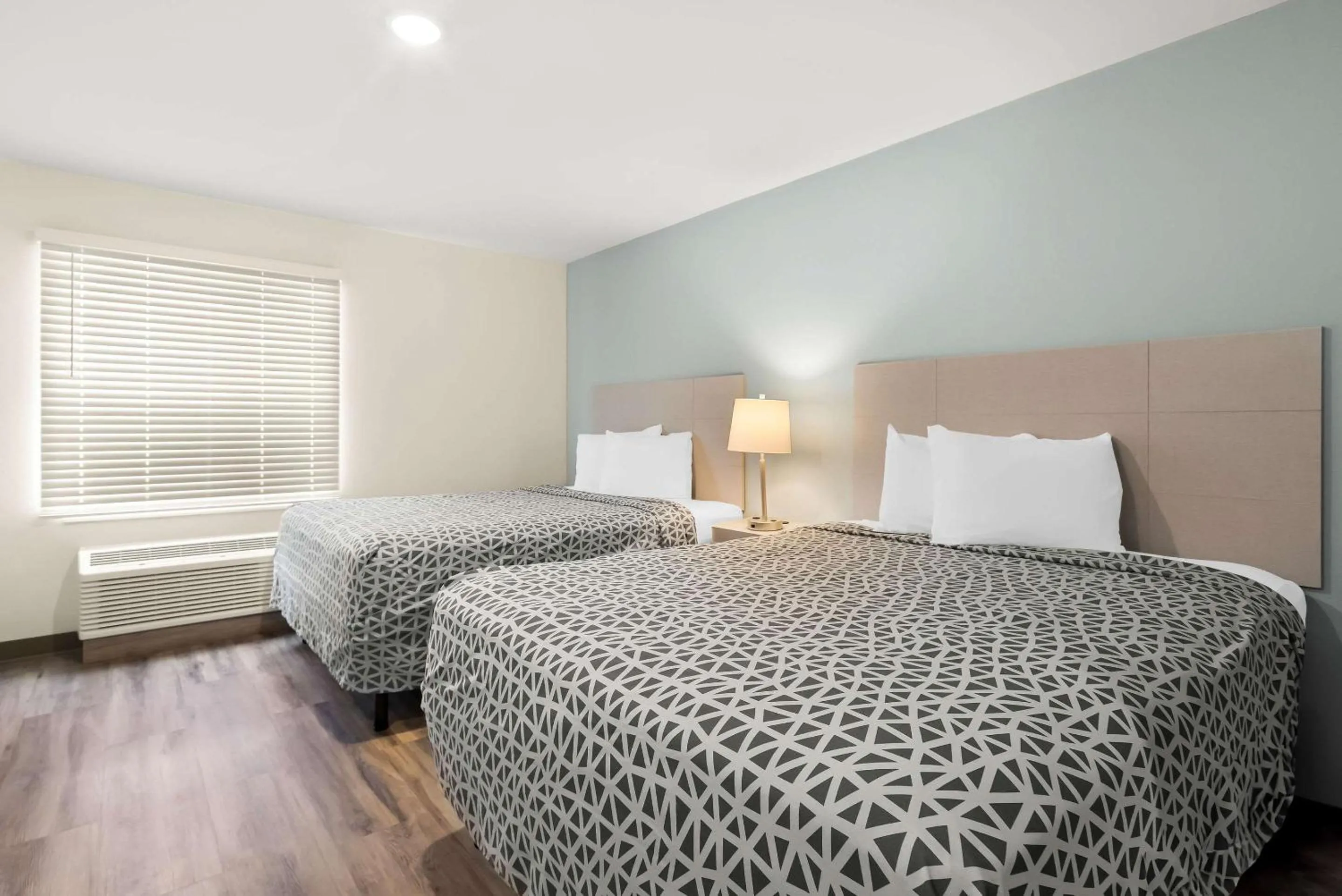 Queen Suite with Two Queen Beds and Tub - Disability Access/Non Smoking in WoodSpring Suites Savannah West Chatham Parkway