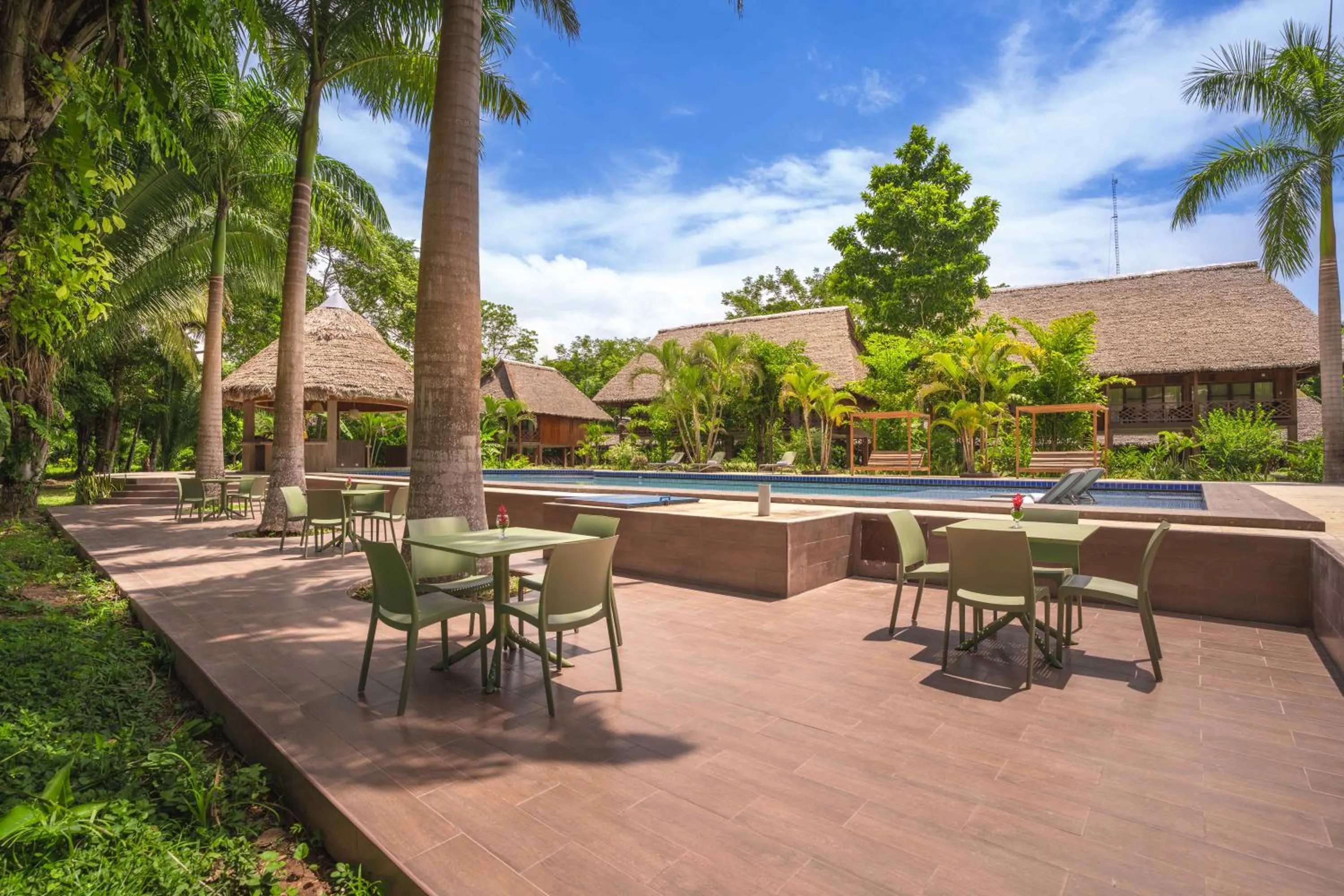Swimming pool in IKAM Riverview Amazon Lodge - Asociado Casa Andina