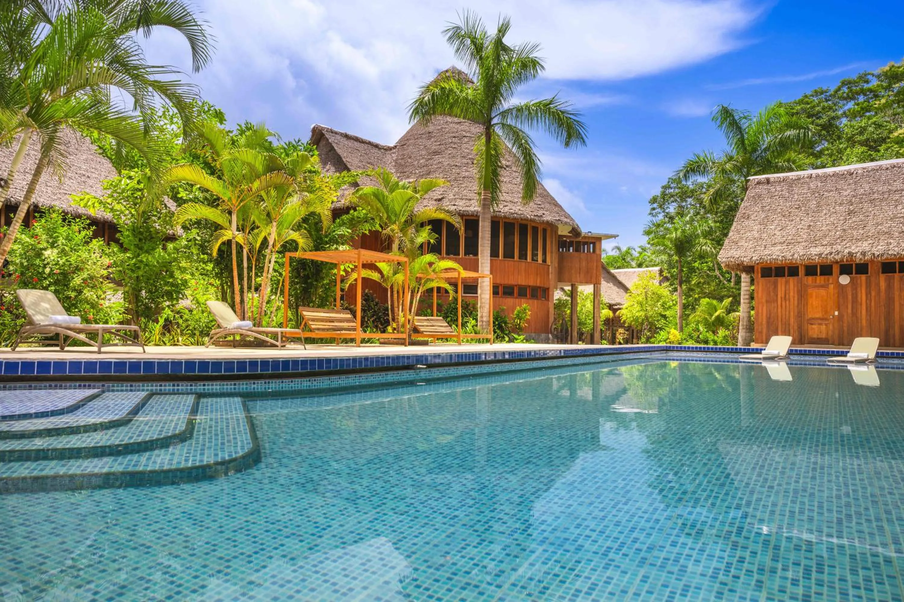 Swimming pool in IKAM Riverview Amazon Lodge - Asociado Casa Andina
