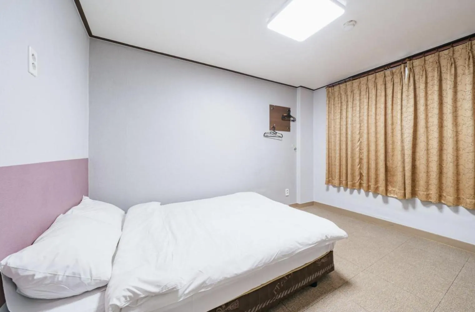 Bed in Manhattan Hotel