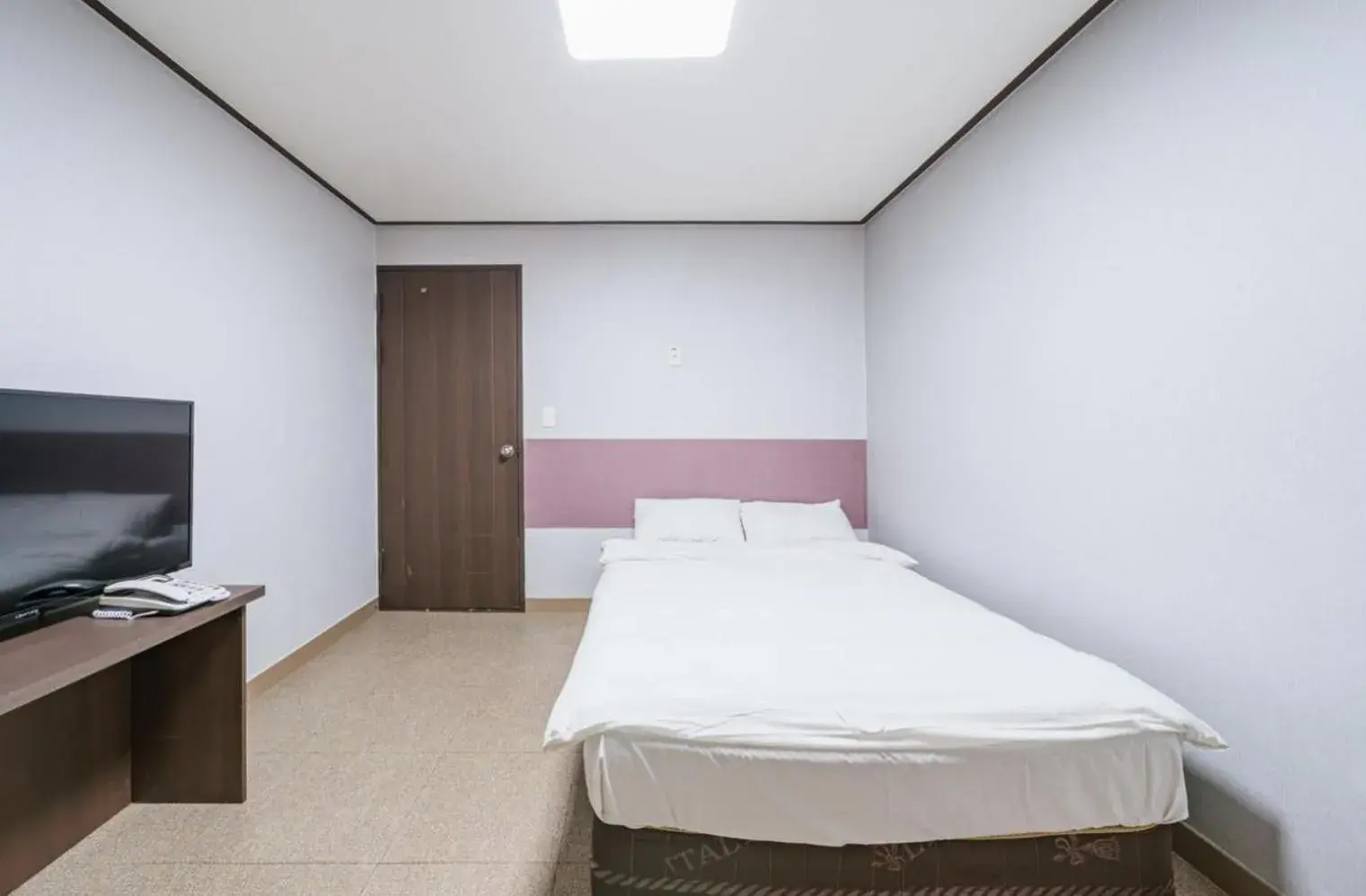 Bed in Manhattan Hotel Bed in Manhattan Hotel