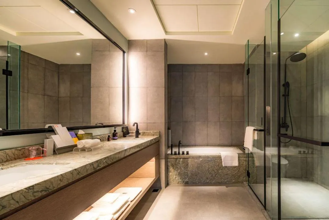 Toilet in MUSTEL Hotel Guangzhou Nansha