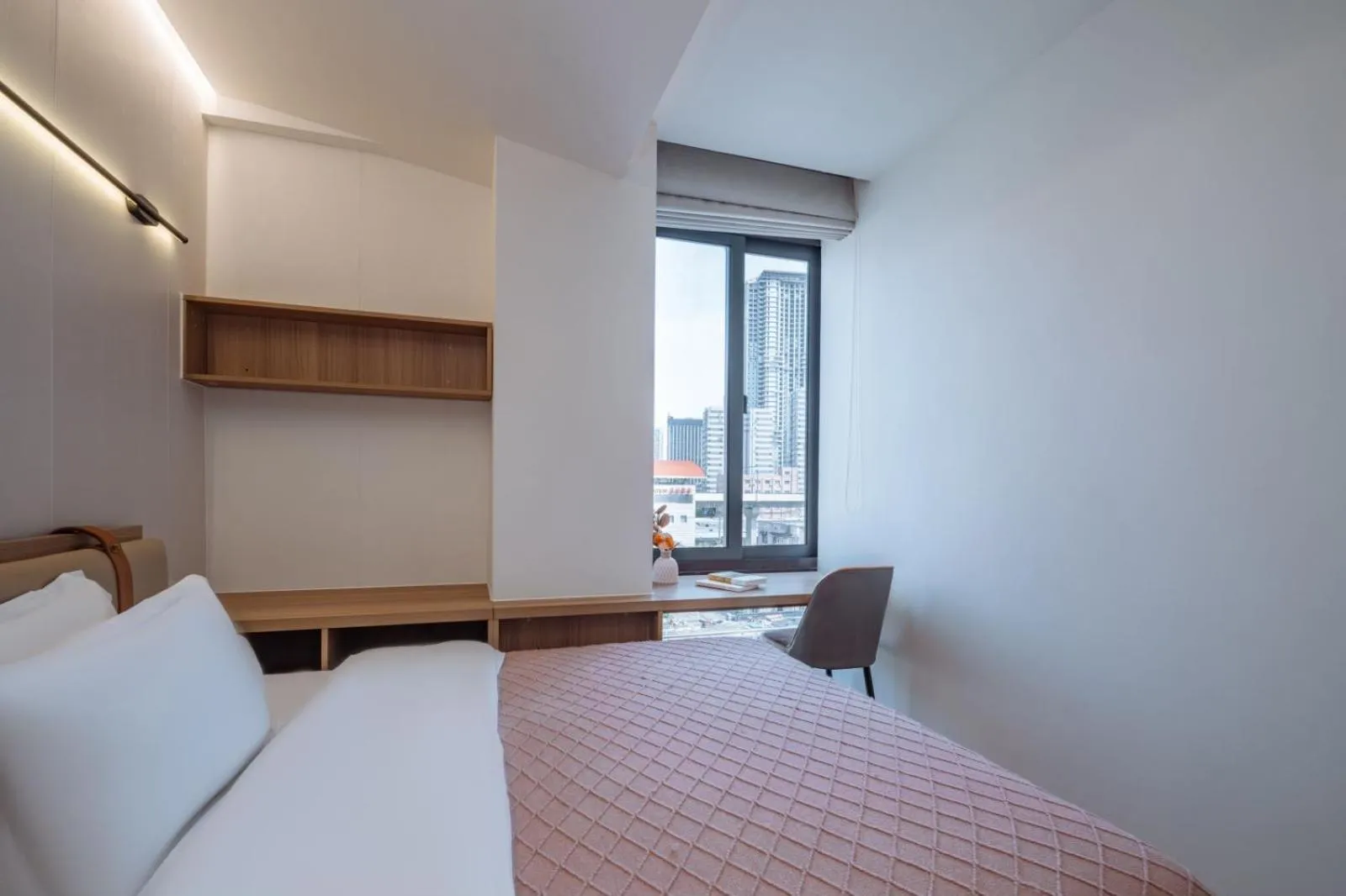 Bed in Ketangxuan Hotel -Shanghai Railway Station Baoshan Road Subway Station