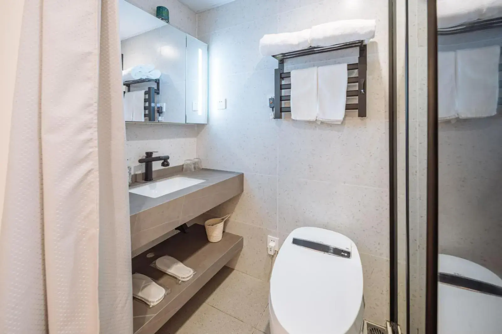 Deluxe Twin Room in Ketangxuan Hotel -Shanghai Railway Station Baoshan Road Subway Station Deluxe Twin Room in Ketangxuan Hotel -Shanghai Railway Station Baoshan Road Subway Station