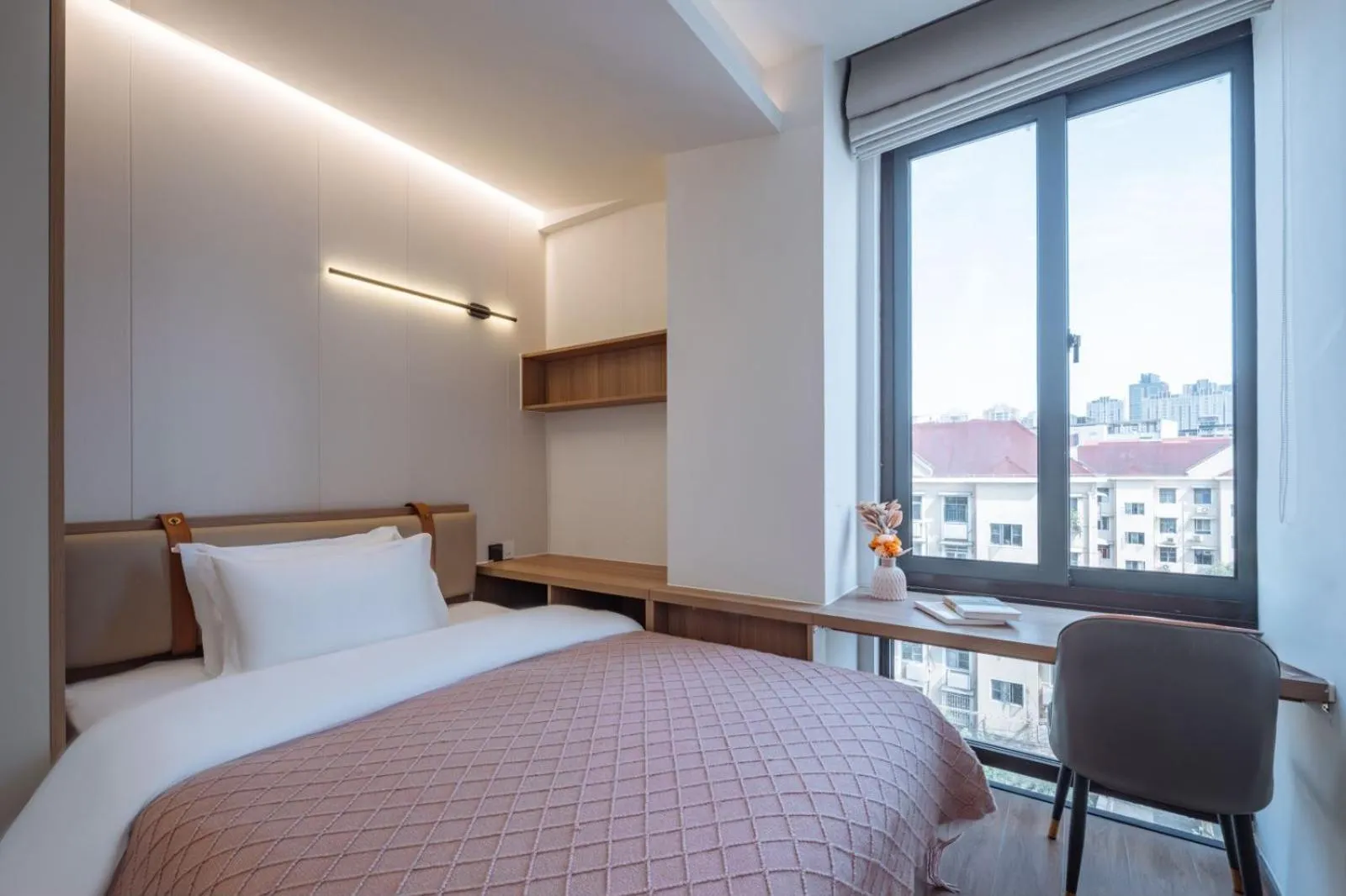 Bed in Ketangxuan Hotel -Shanghai Railway Station Baoshan Road Subway Station