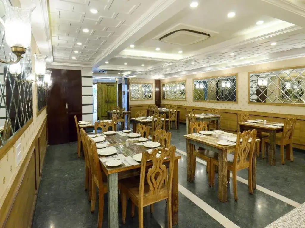 Restaurant/places to eat in Umed Restaurant/places to eat in Umed