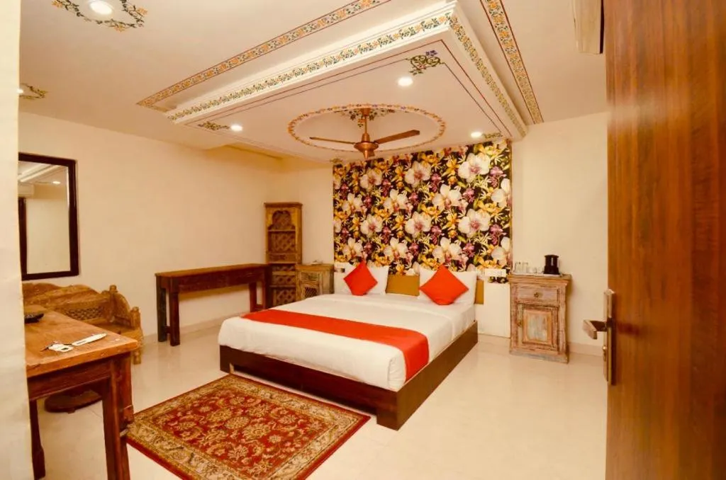 Photo of the whole room, Bed in Umed