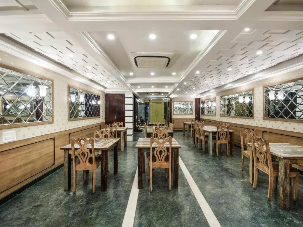 Restaurant/places to eat in Umed