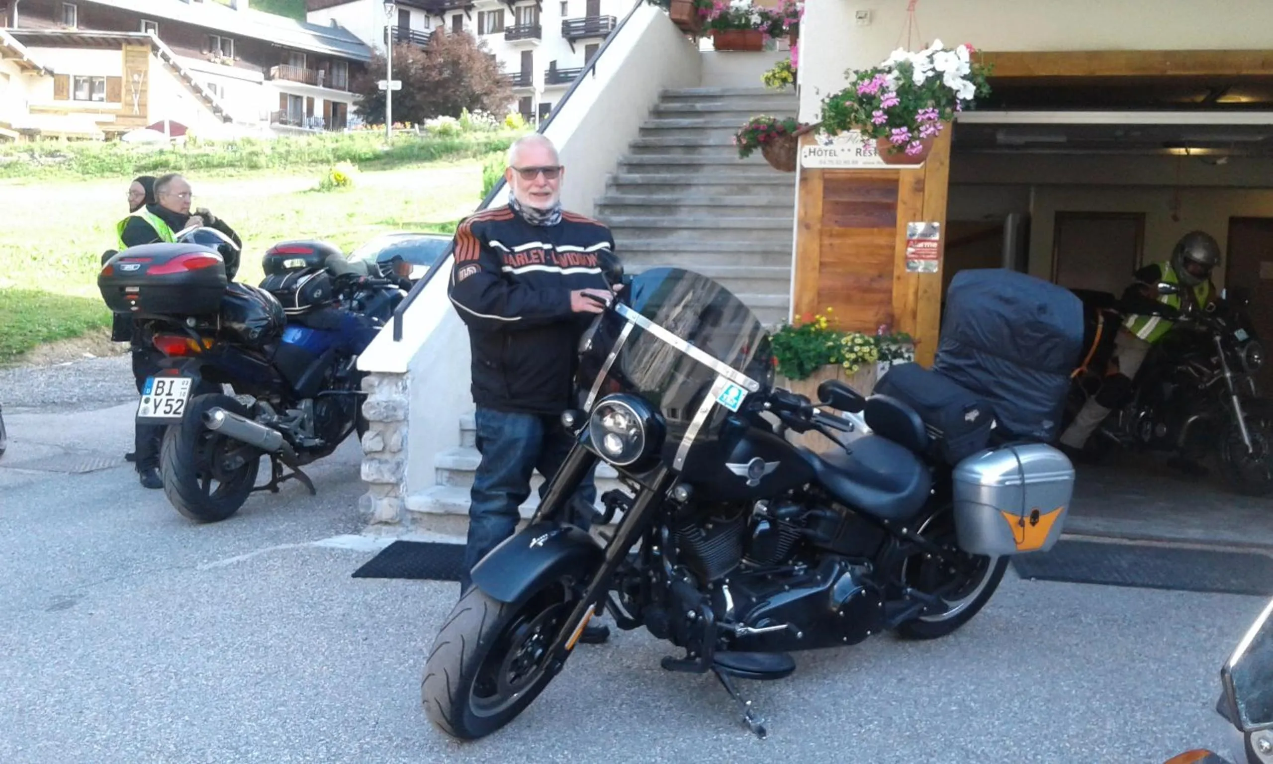 group of guests in Hôtel Flor'Alpes