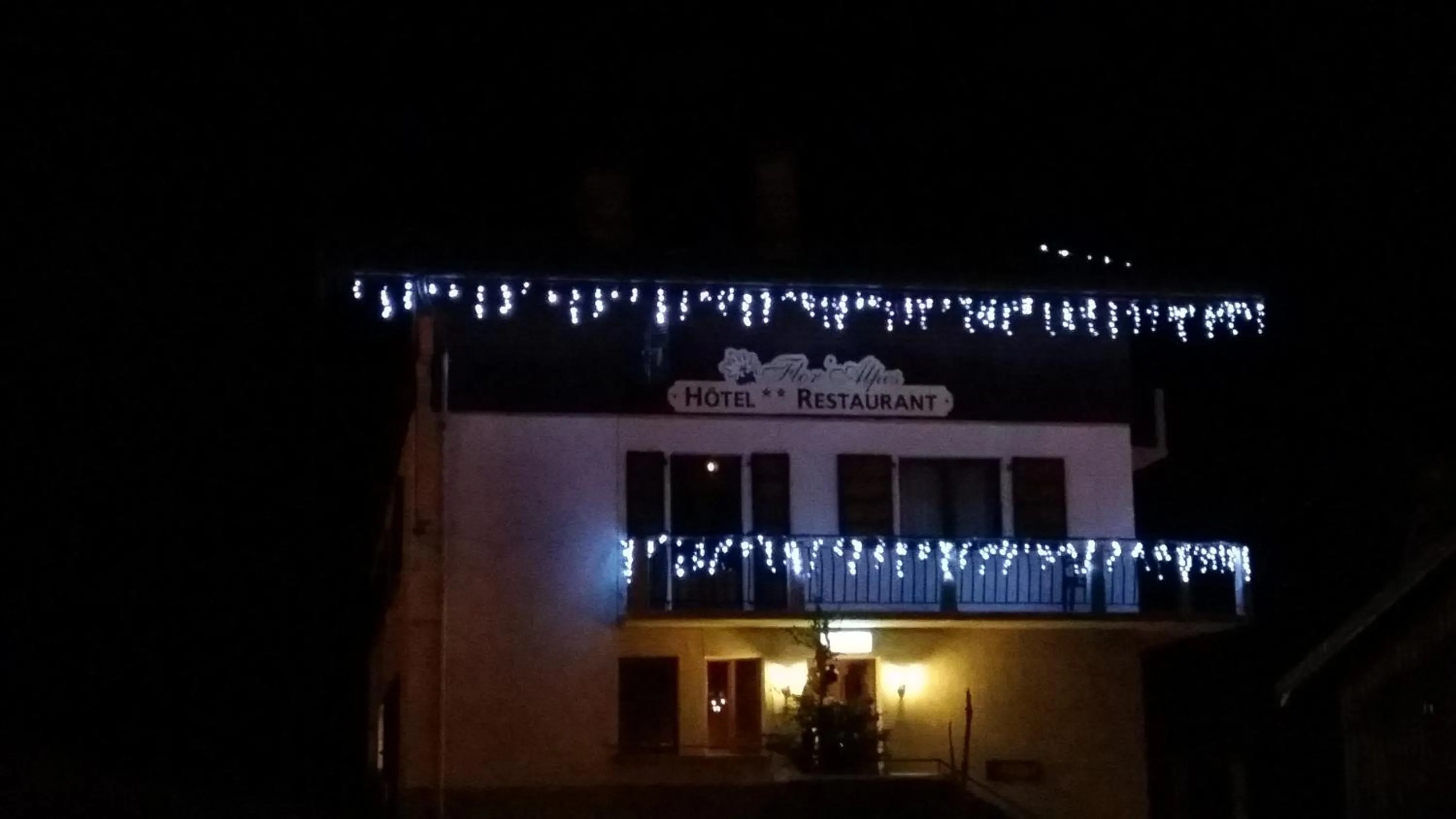 Facade/entrance in Hôtel Flor'Alpes