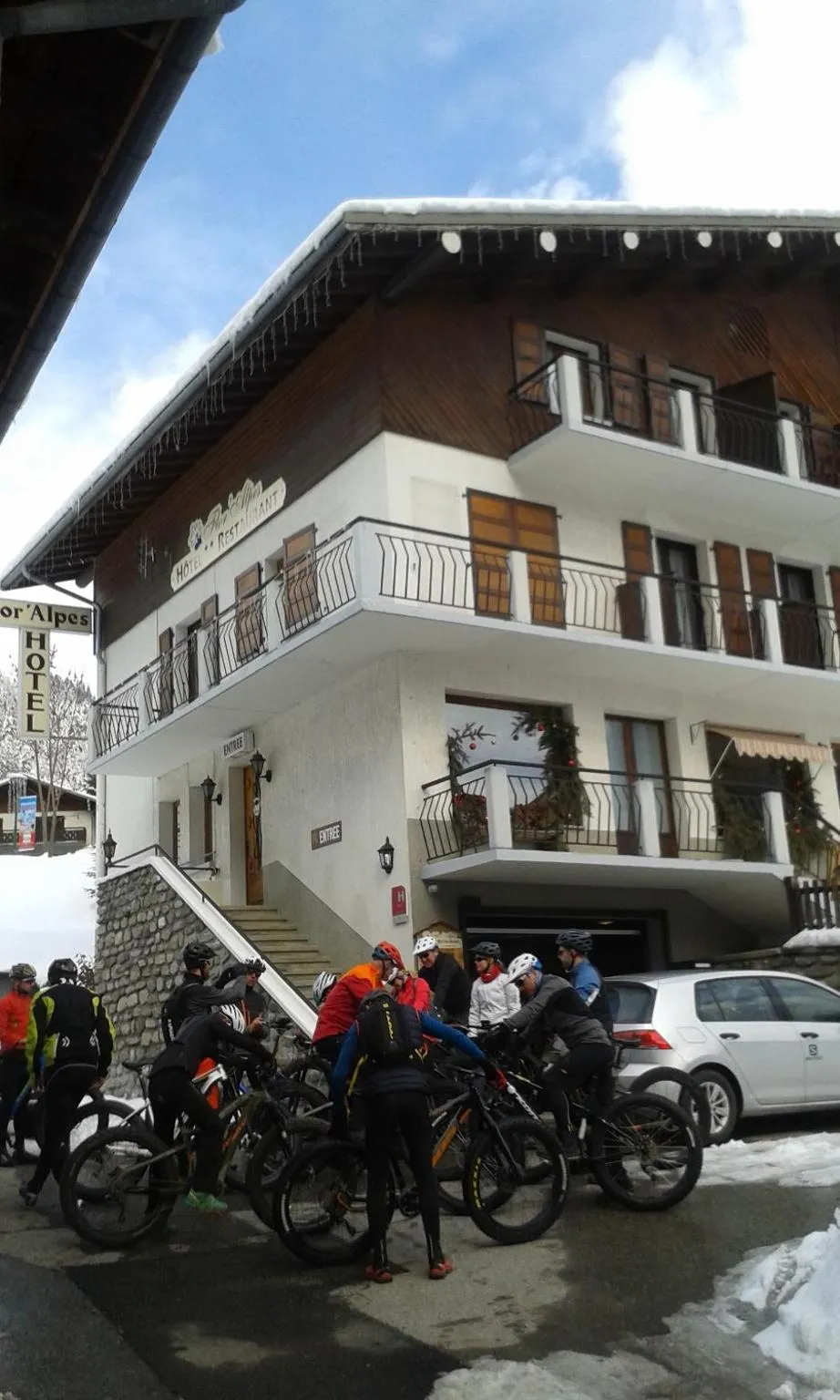 People in Hôtel Flor'Alpes