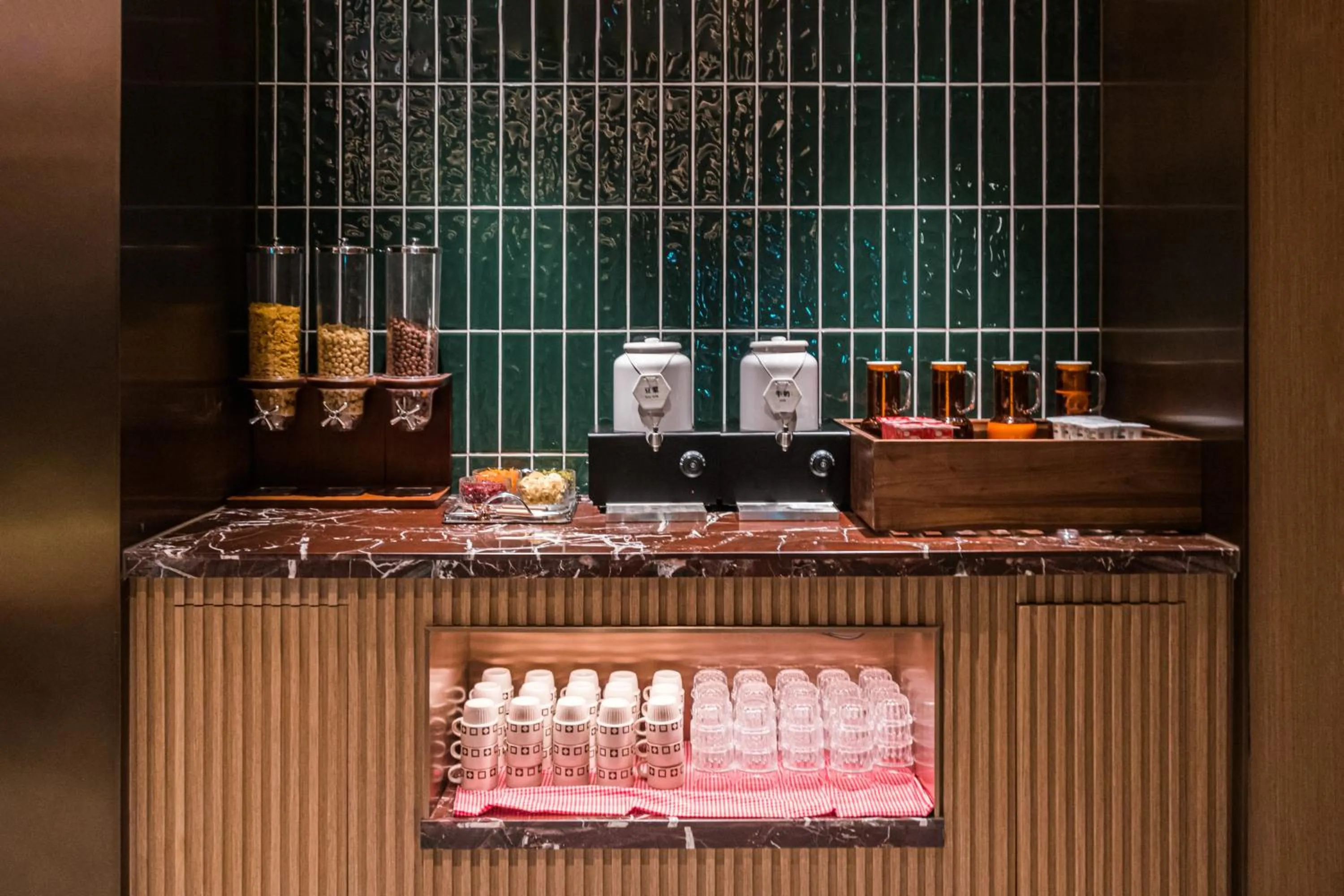 Restaurant/places to eat in Shanghai Lianhang Road Pujiang Town CitiGO Hotel