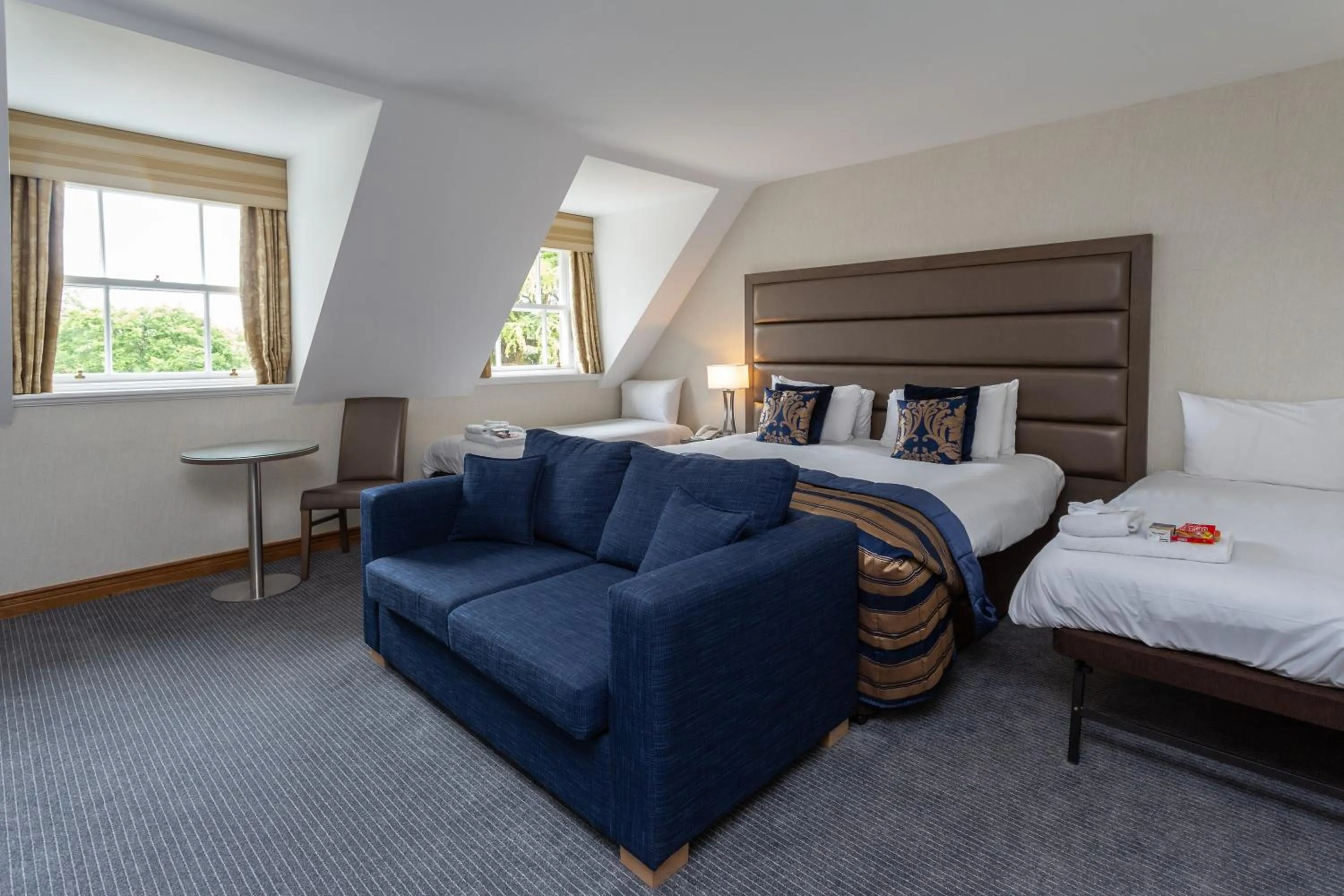 Family, Bed in Ardencote