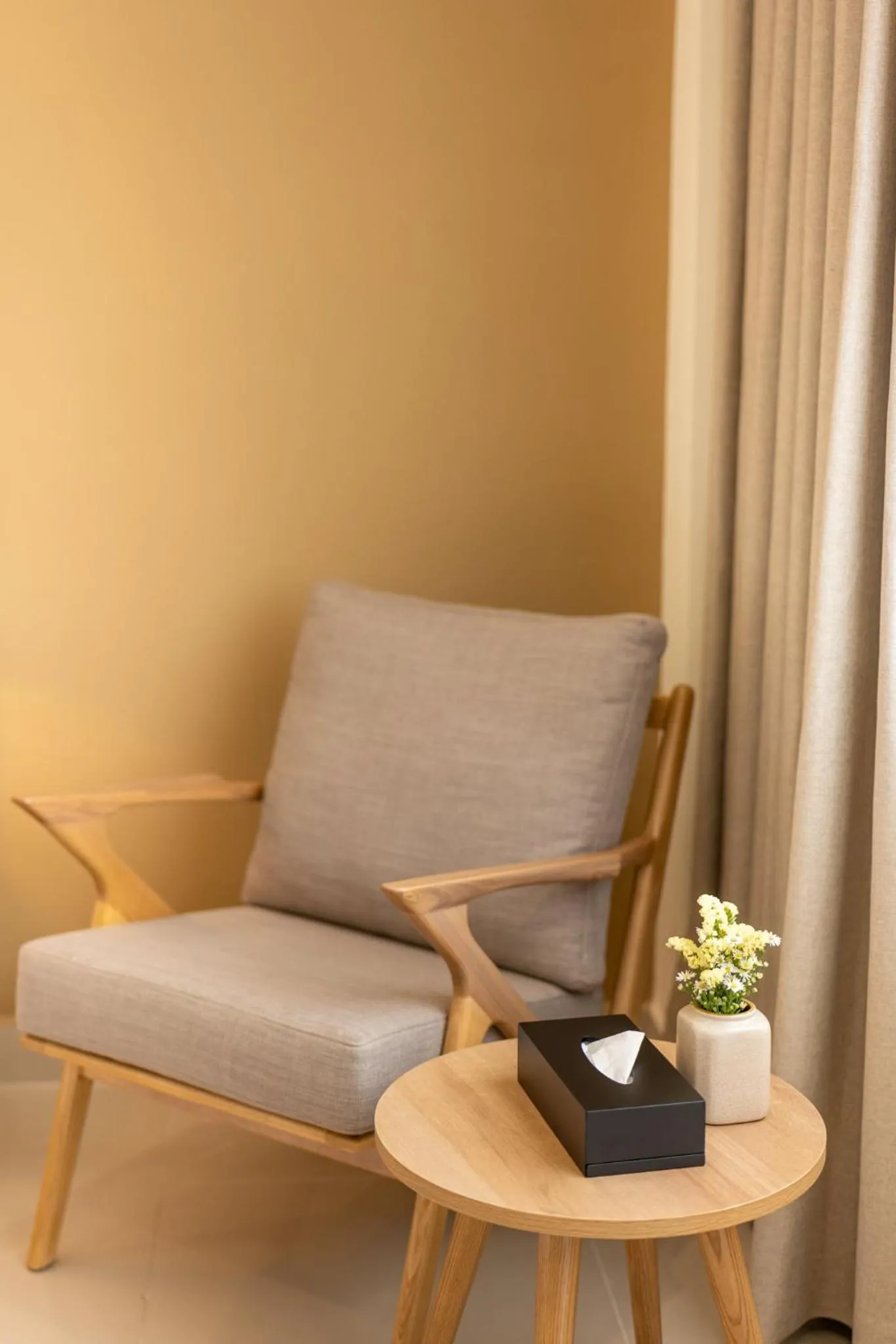 Seating area in The HUB Hotel - Airport