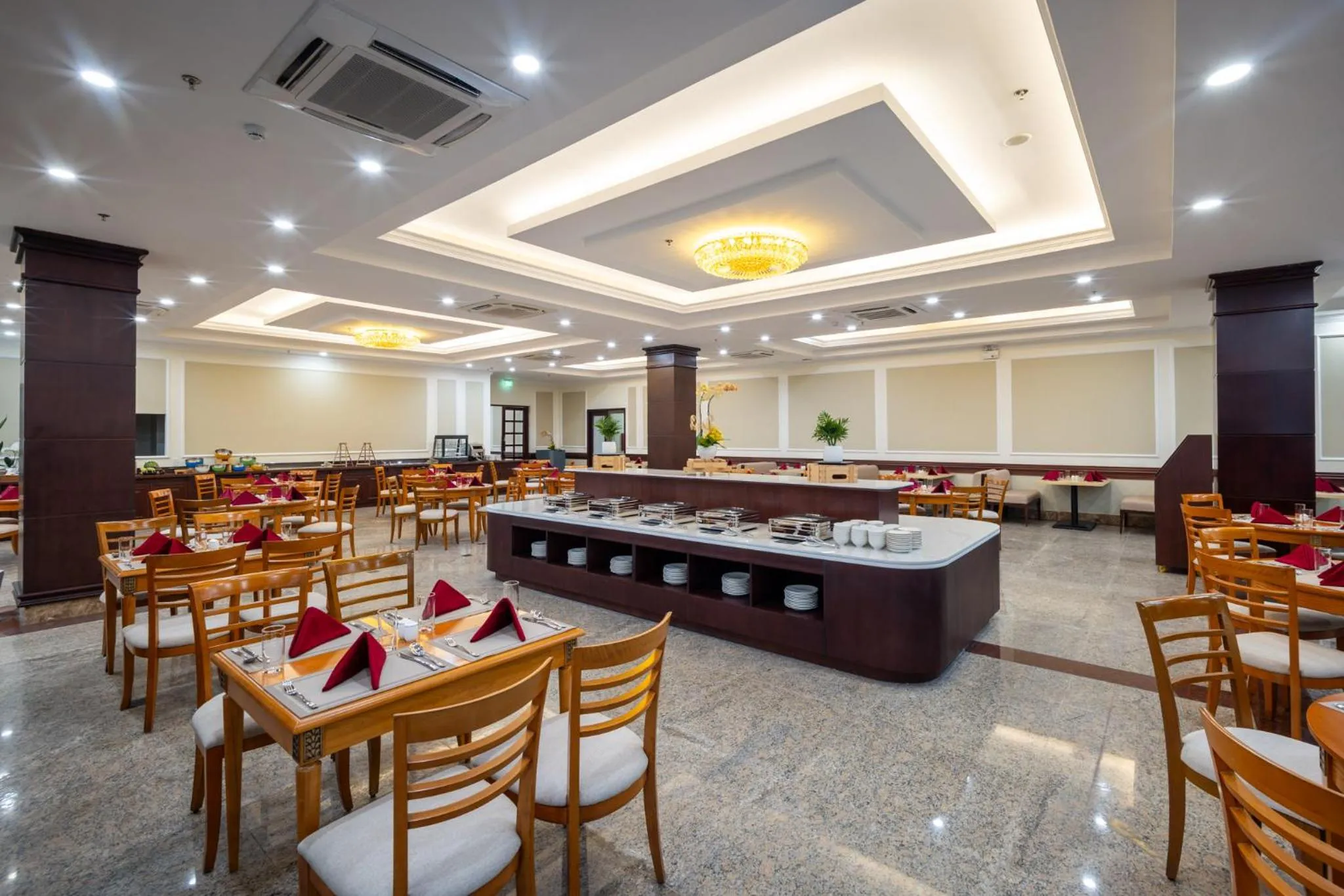 Restaurant/places to eat in The HUB Hotel - Airport