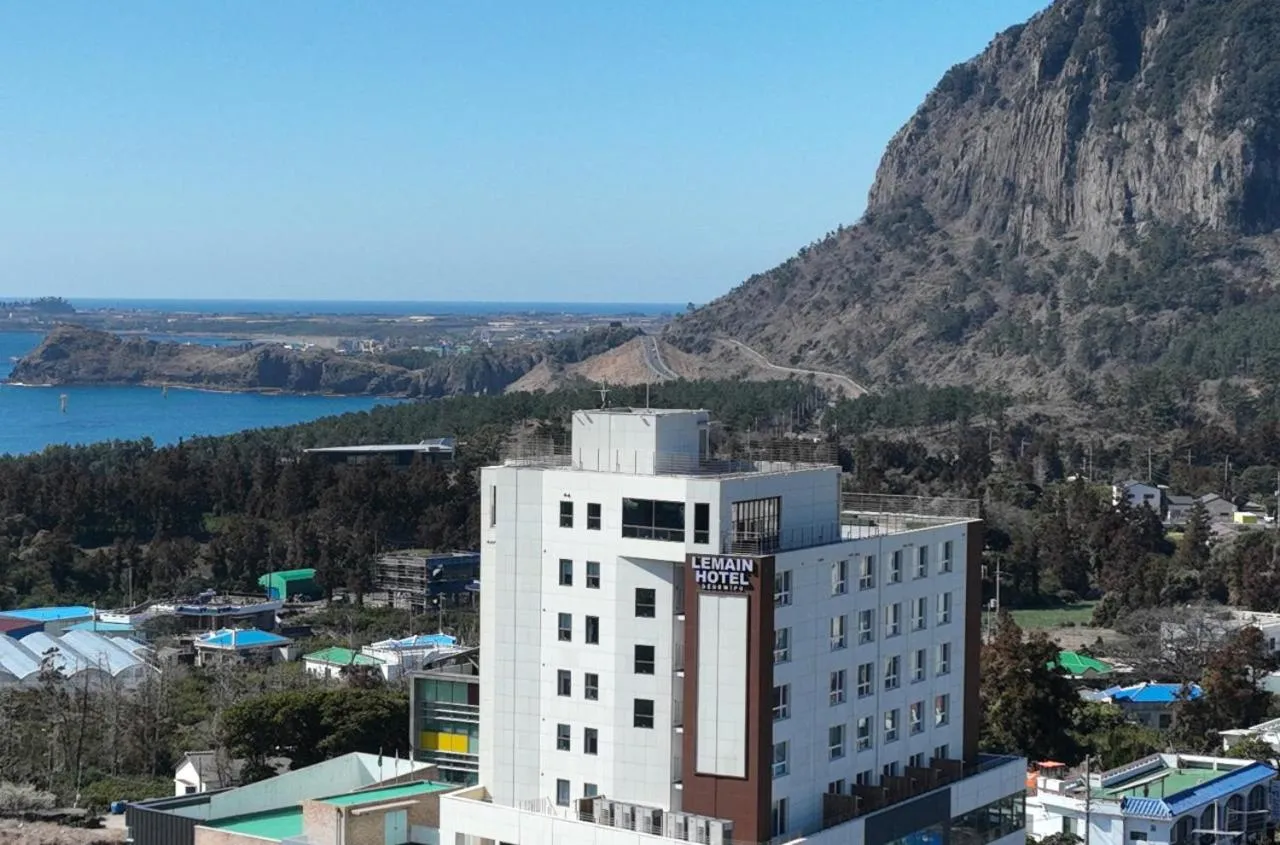 Property building in Lemain Hotel Seogwipo