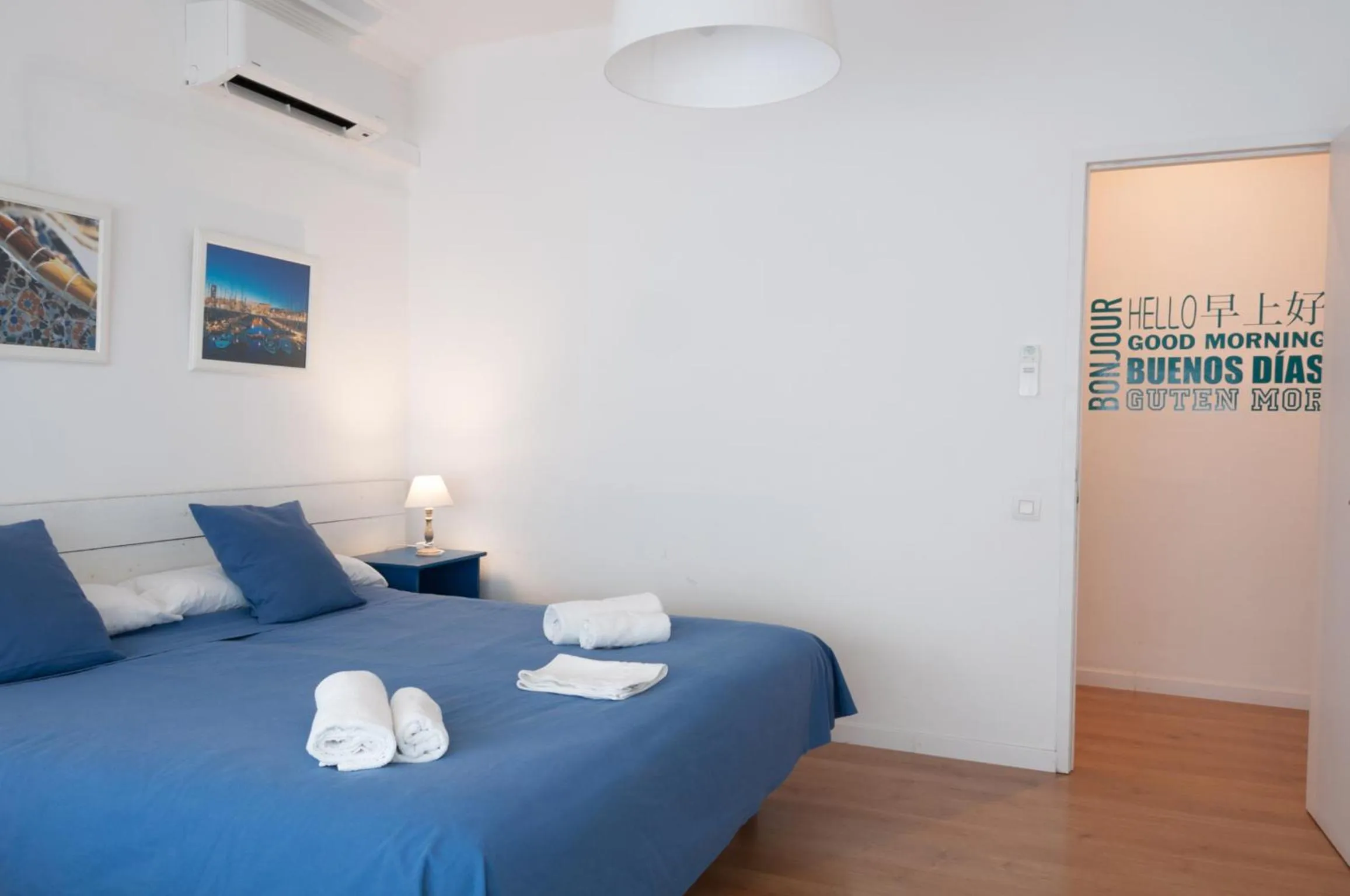 Photo of the whole room, Bed in Blue Barcelona