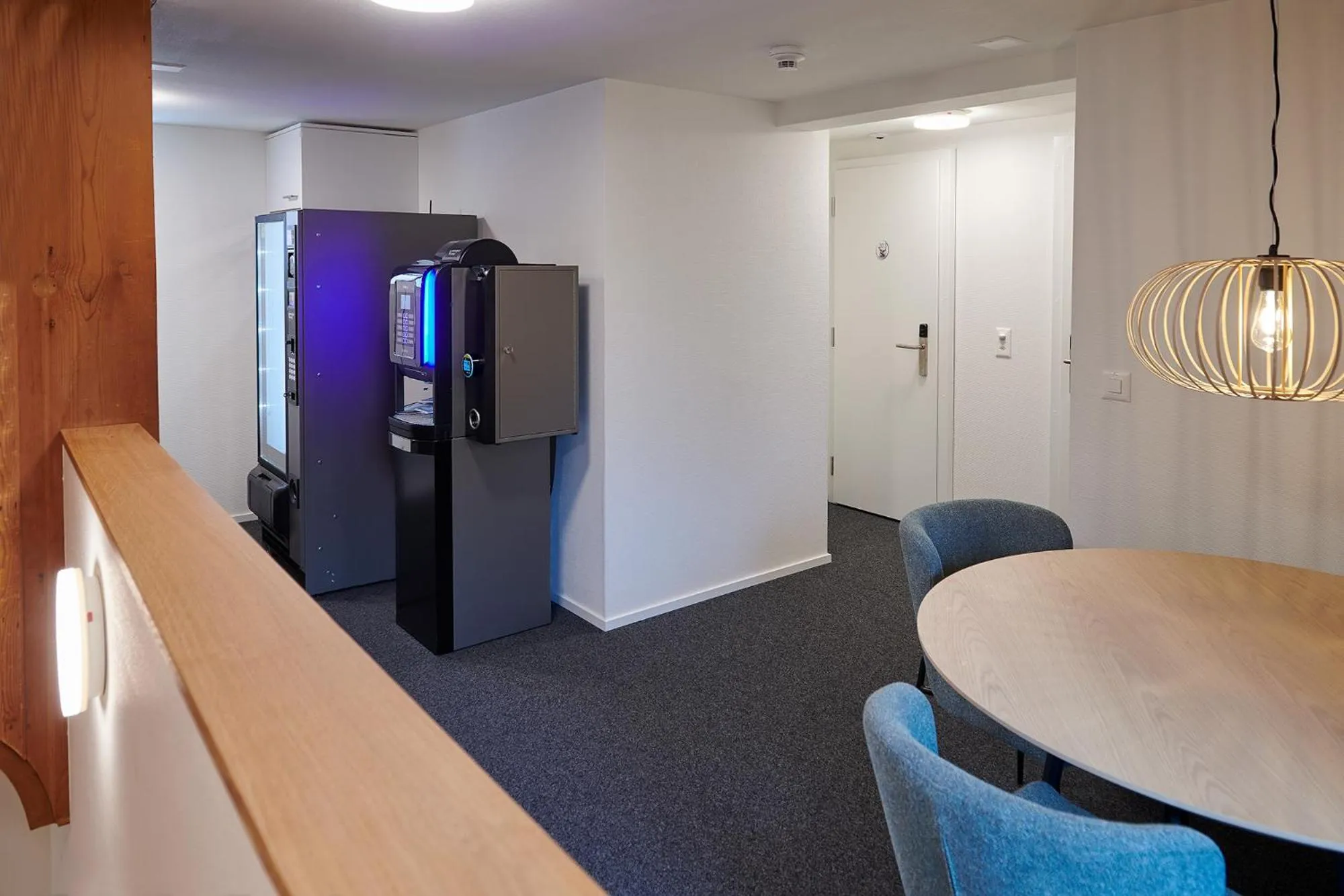 vending machine in Hotel Jäger Jeuss - Murten - Self-Check-in