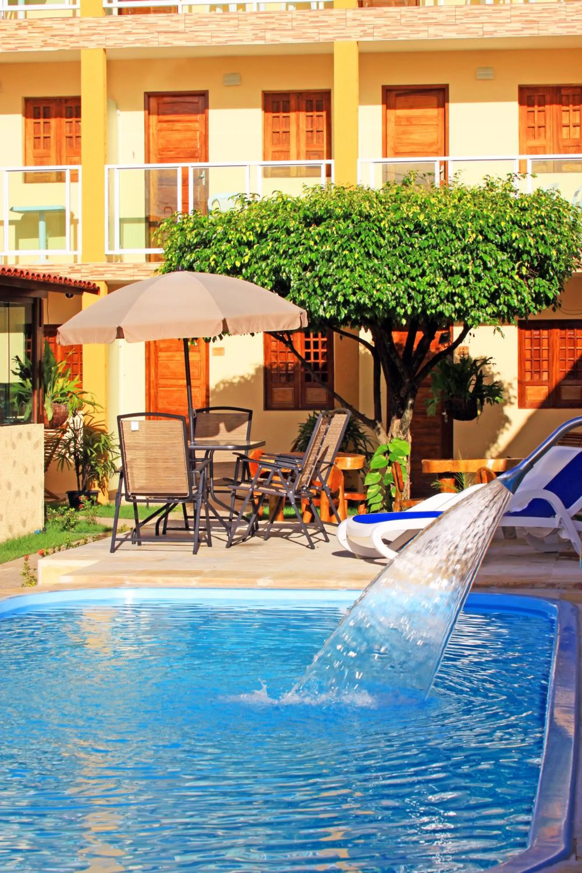 Restaurant/places to eat in Pousada Badejo