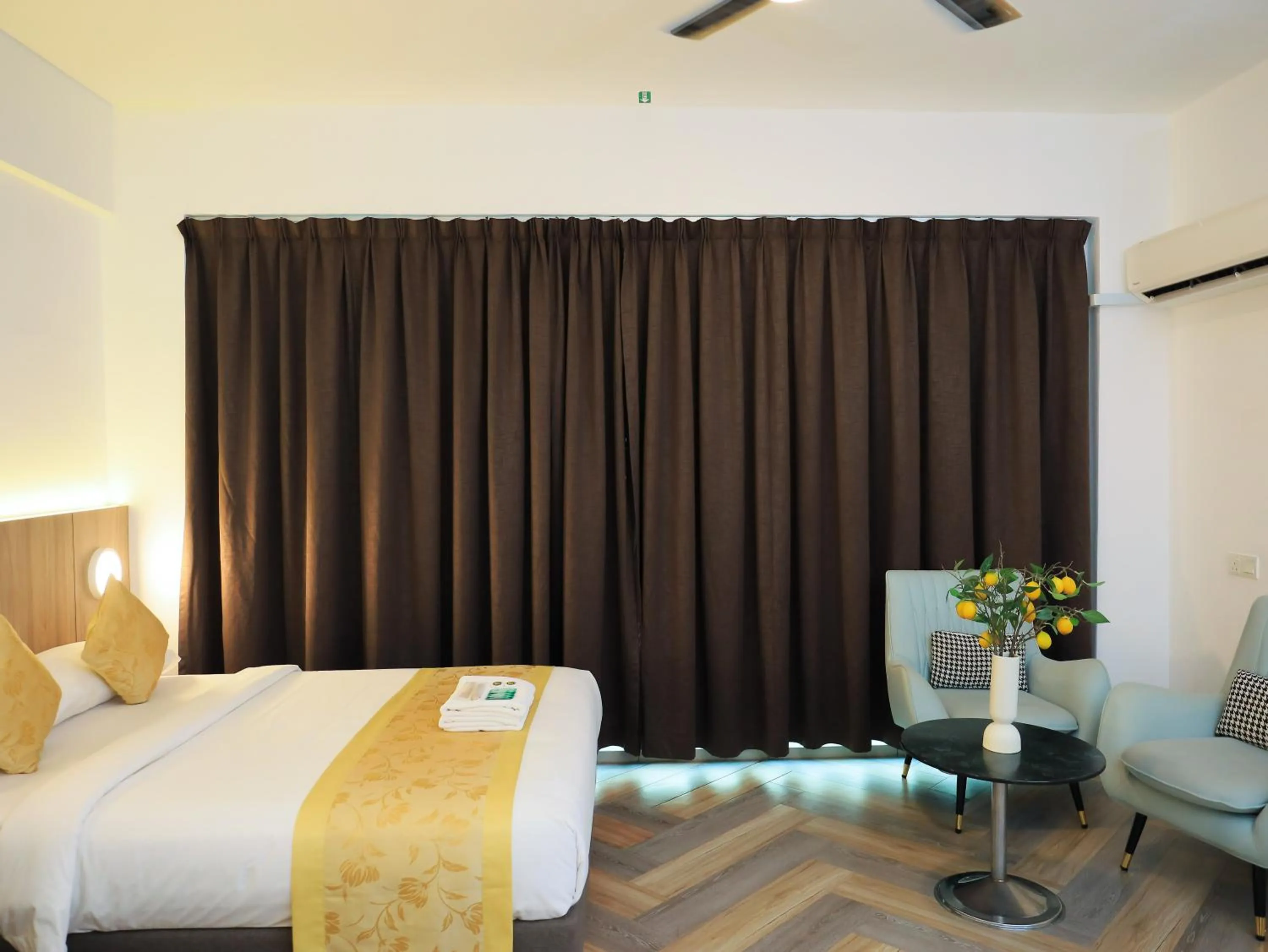 Bed in BIG TREE HOTEL