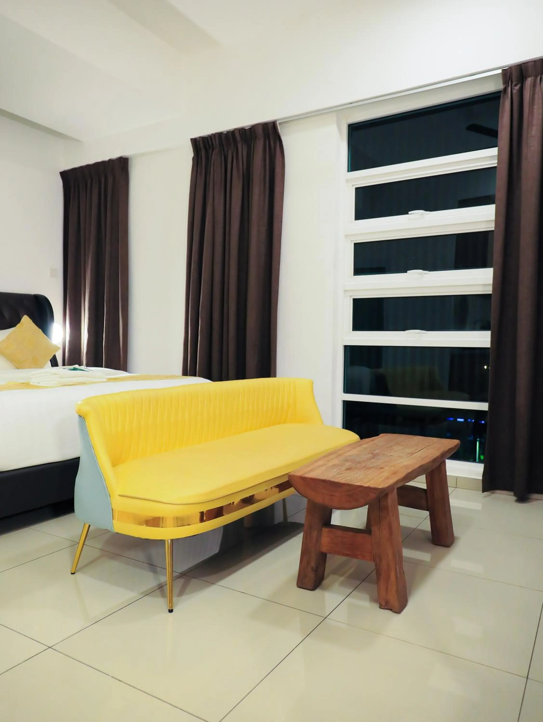 Bed in BIG TREE HOTEL